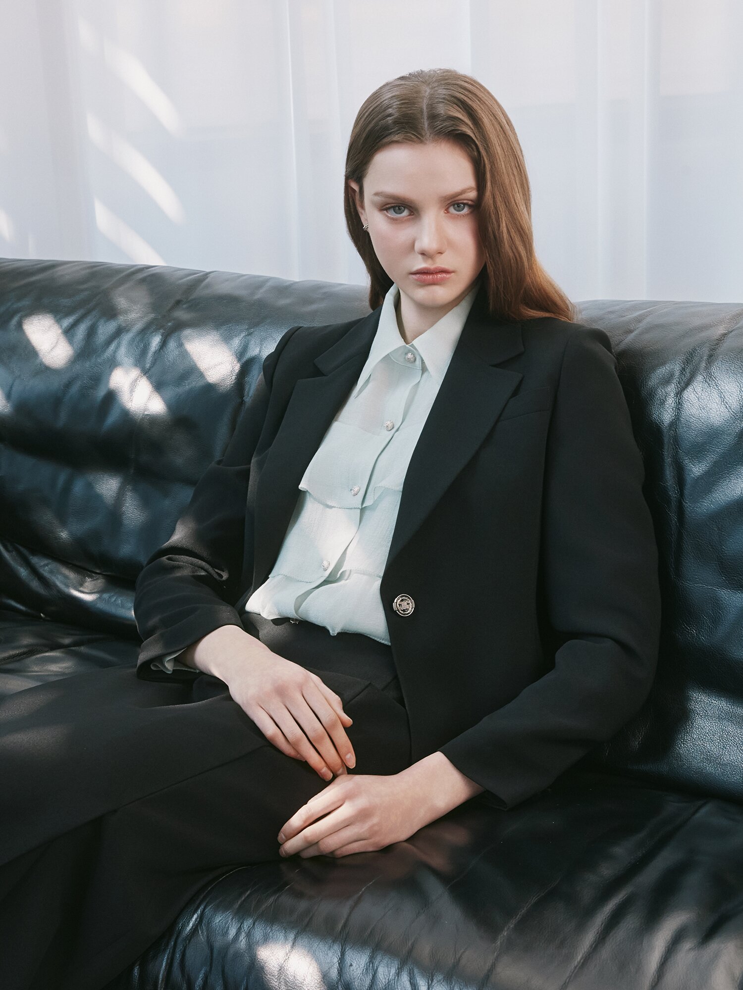 테일러드 원버튼 크롭 재킷 (BLACK)