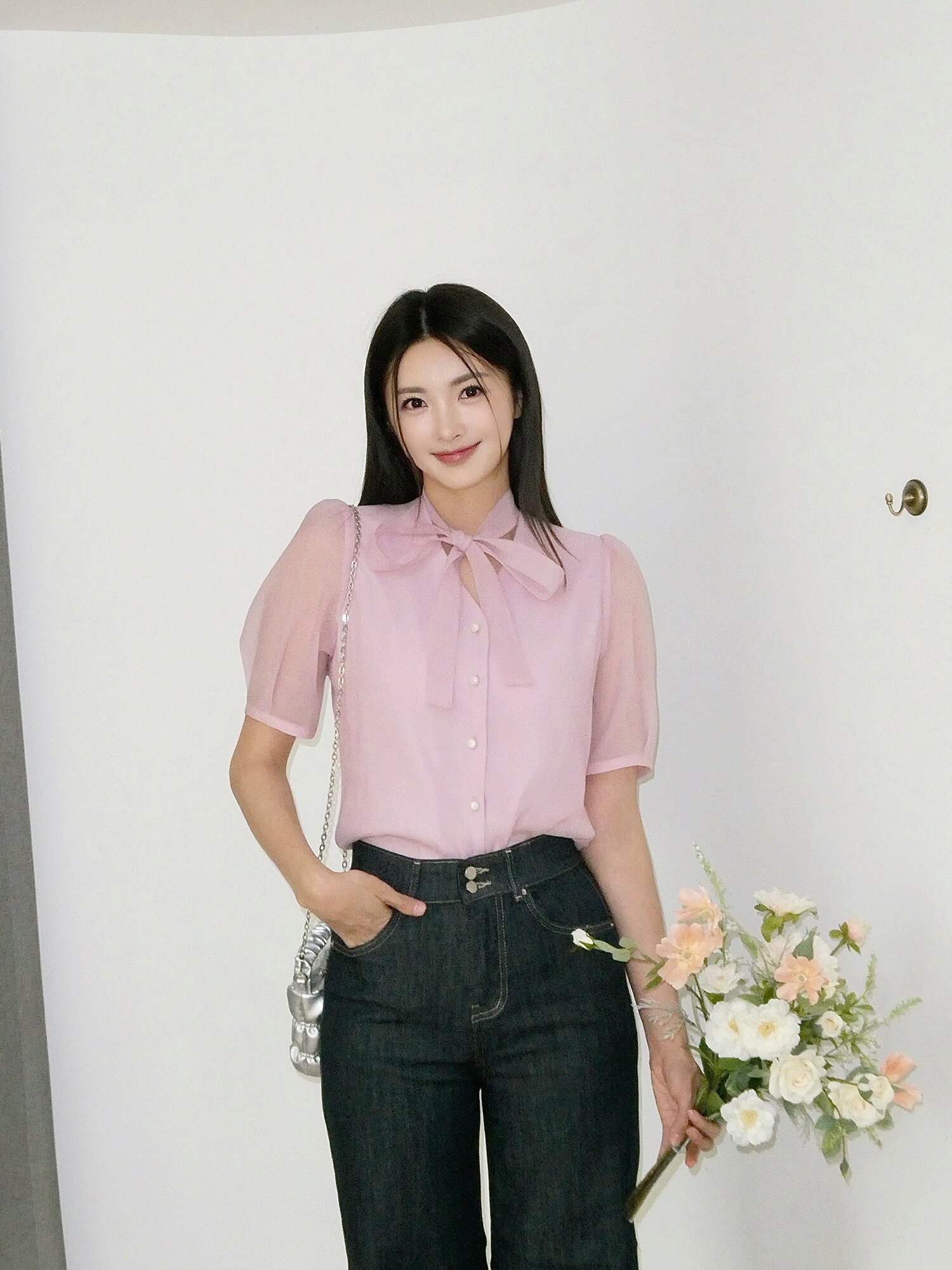 타이 퍼프 슬리브 브이넥 블라우스 (PINK)