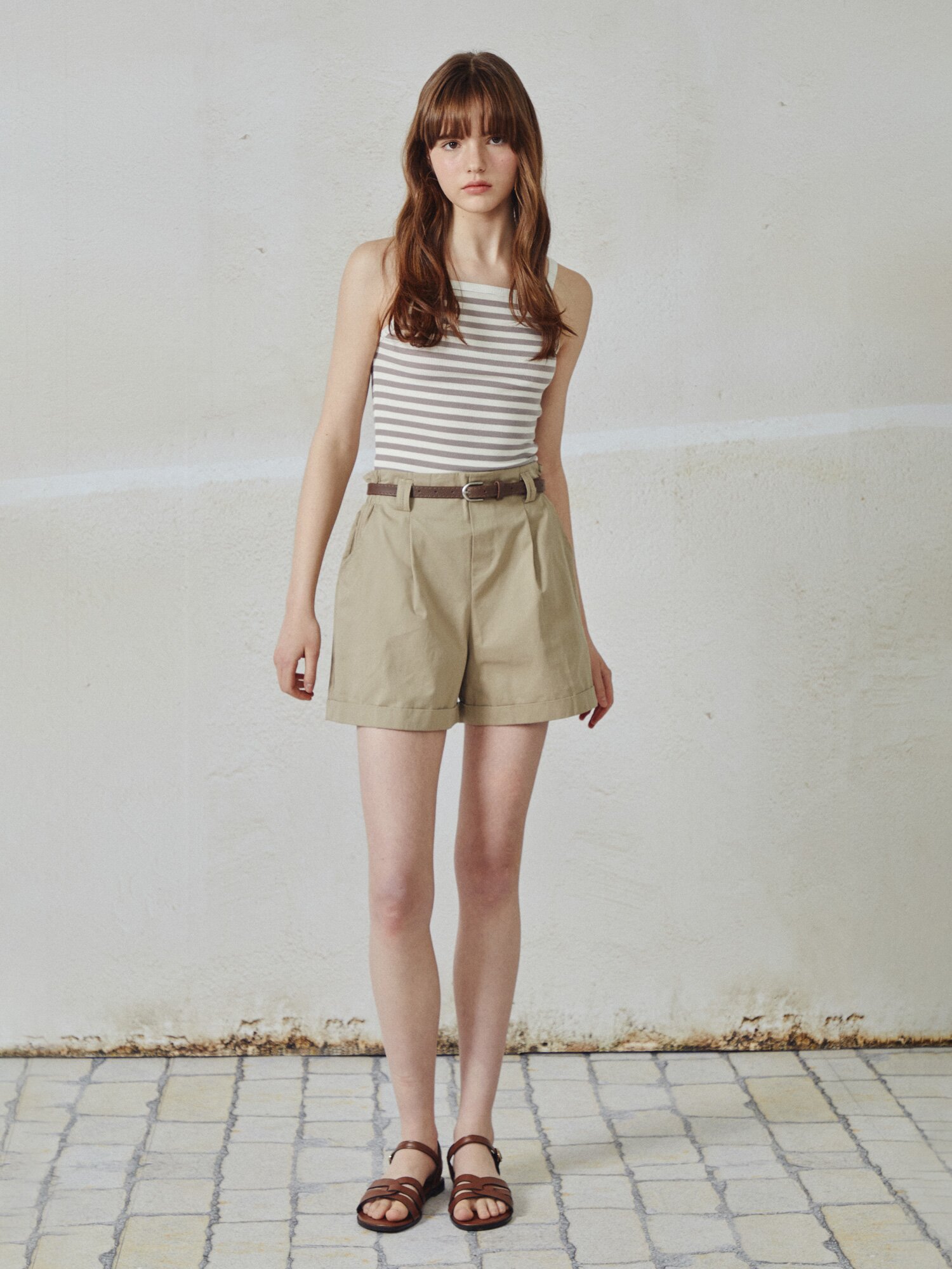 벨티드 원 턱 숏 팬츠 (BEIGE)