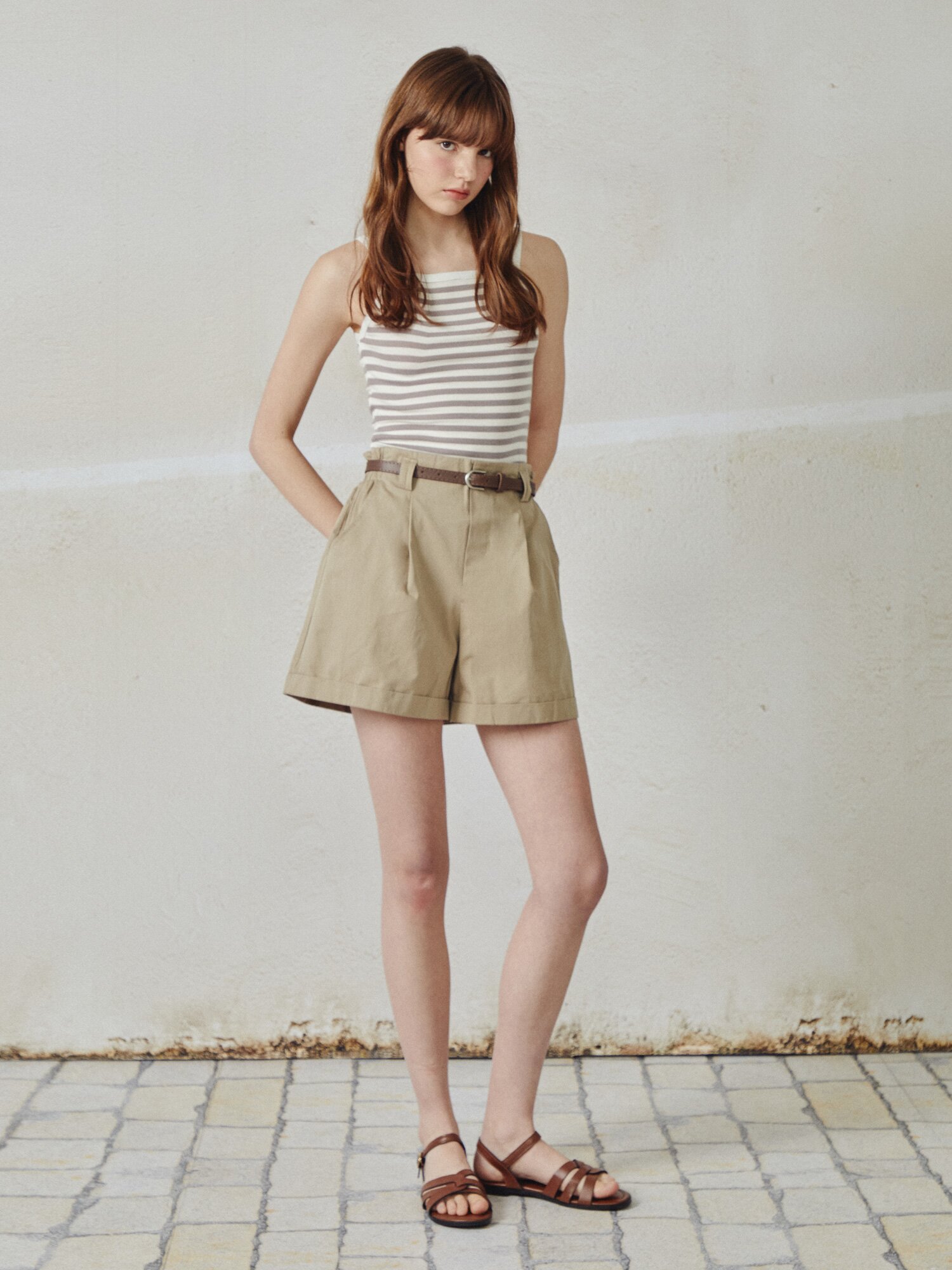 벨티드 원 턱 숏 팬츠 (BEIGE)