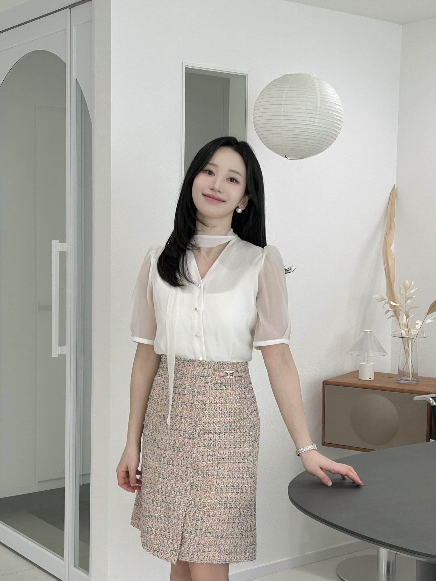 타이 퍼프 슬리브 브이넥 블라우스 (IVORY)