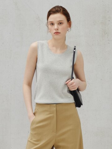 소프트 슬리브리스 니트 풀오버 