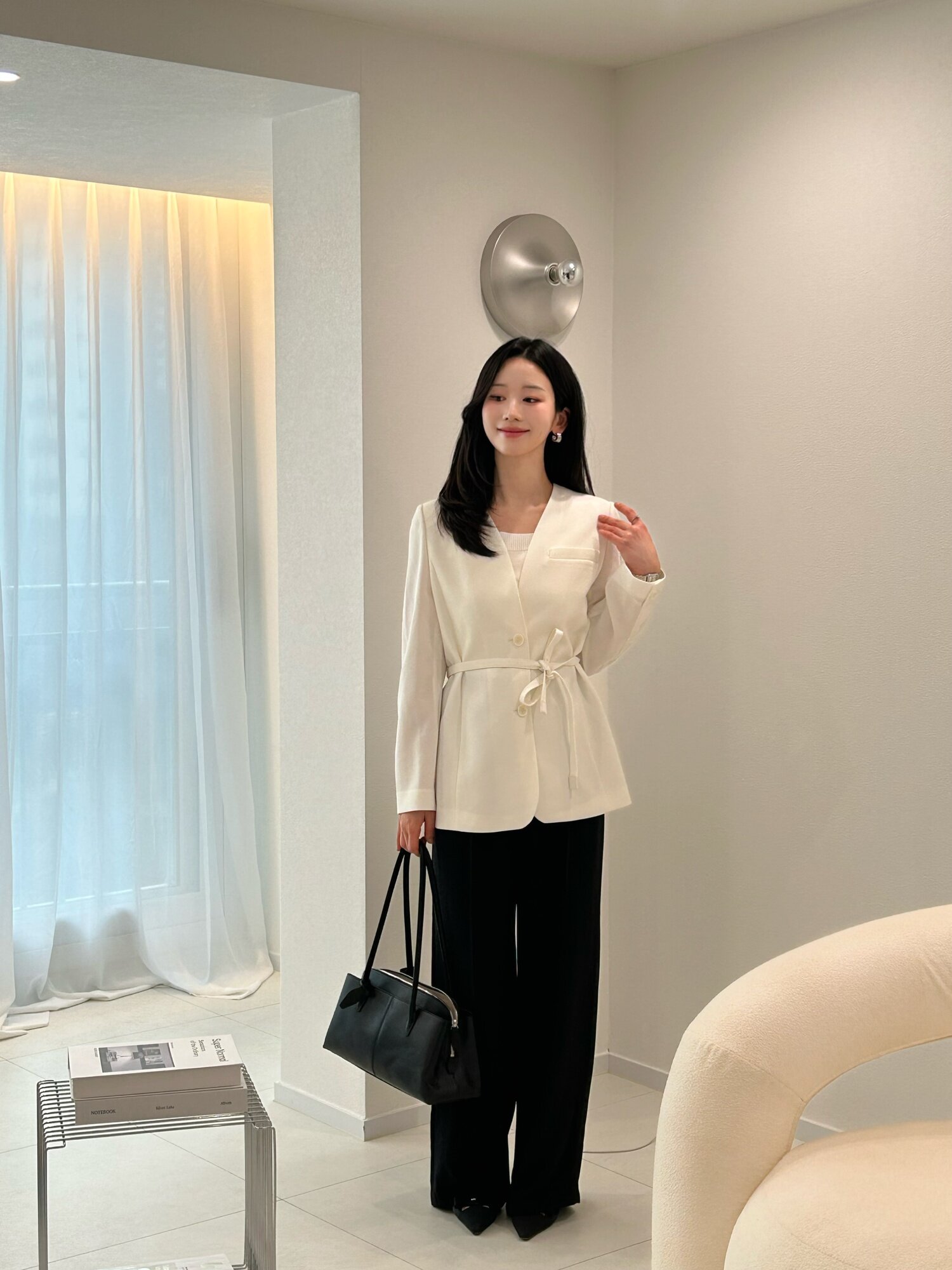 벨티드 브이넥 싱글 투버튼 재킷 (IVORY)