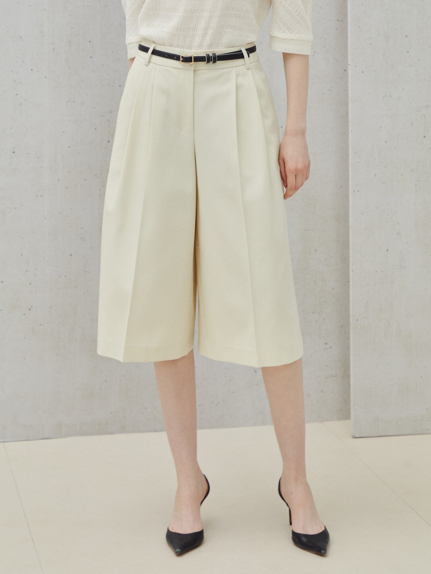 벨티드 핀턱 큐롯 슬랙스 (CREAM)