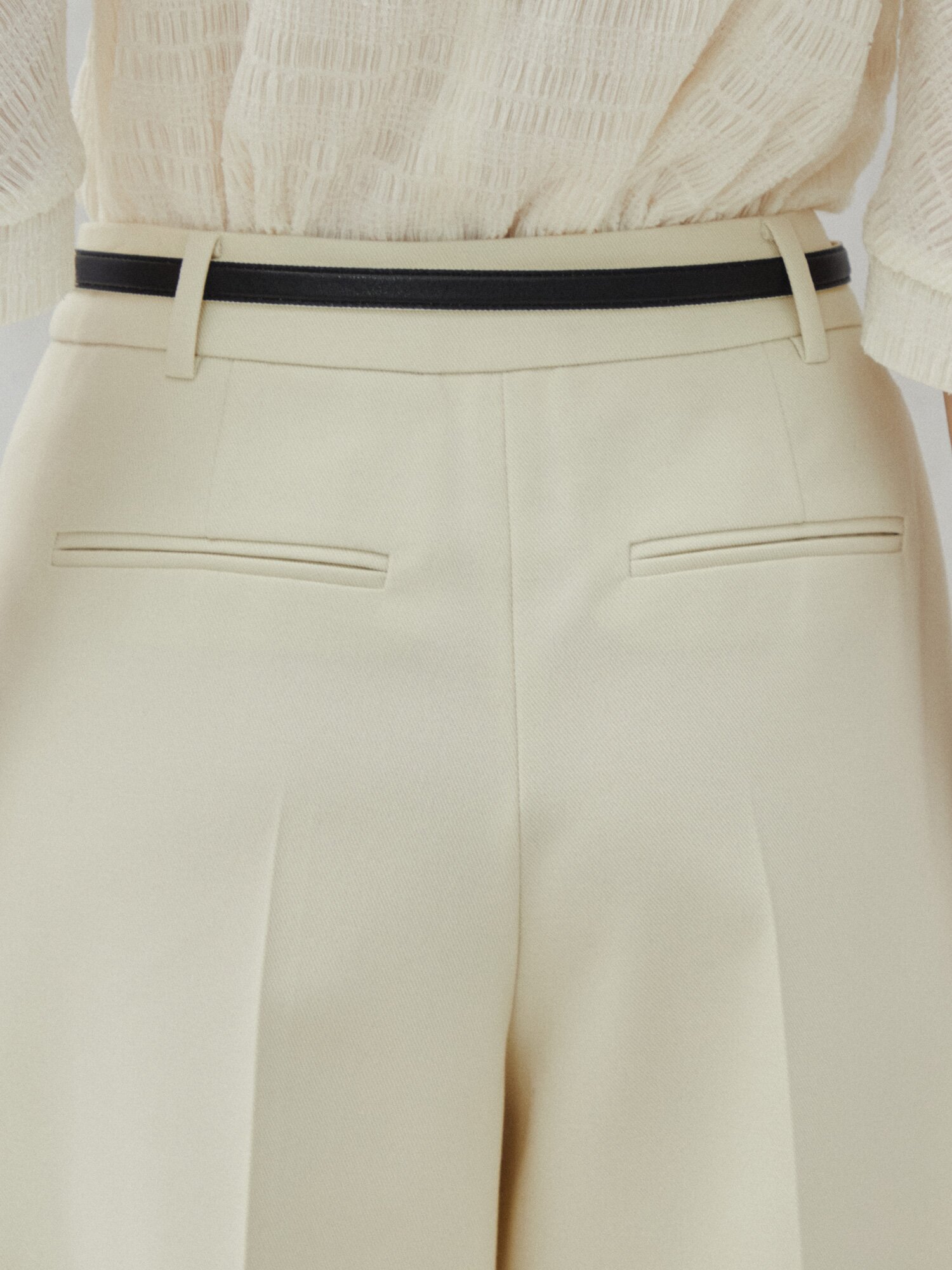 벨티드 핀턱 큐롯 슬랙스 (CREAM)