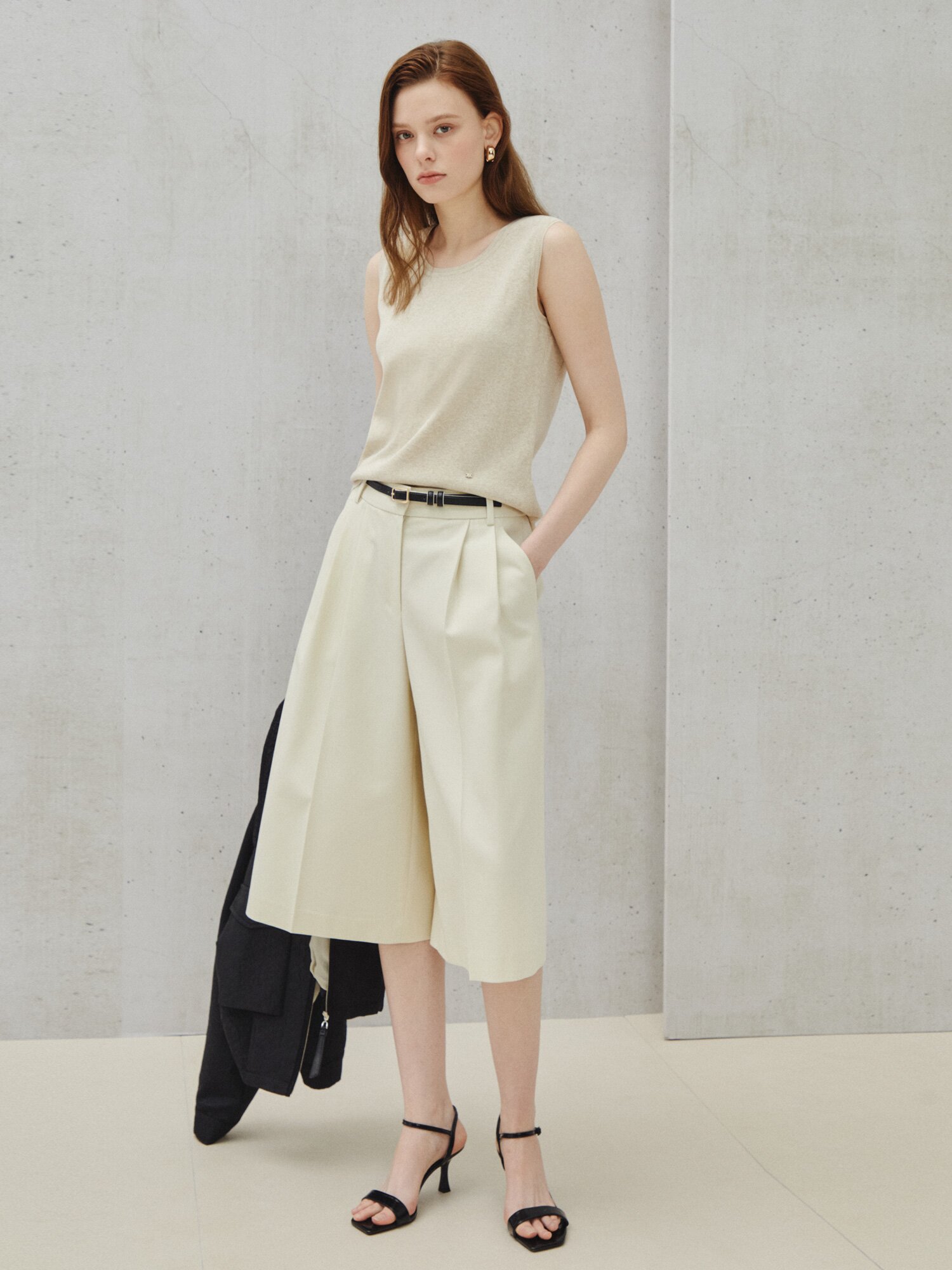 벨티드 핀턱 큐롯 슬랙스 (CREAM)