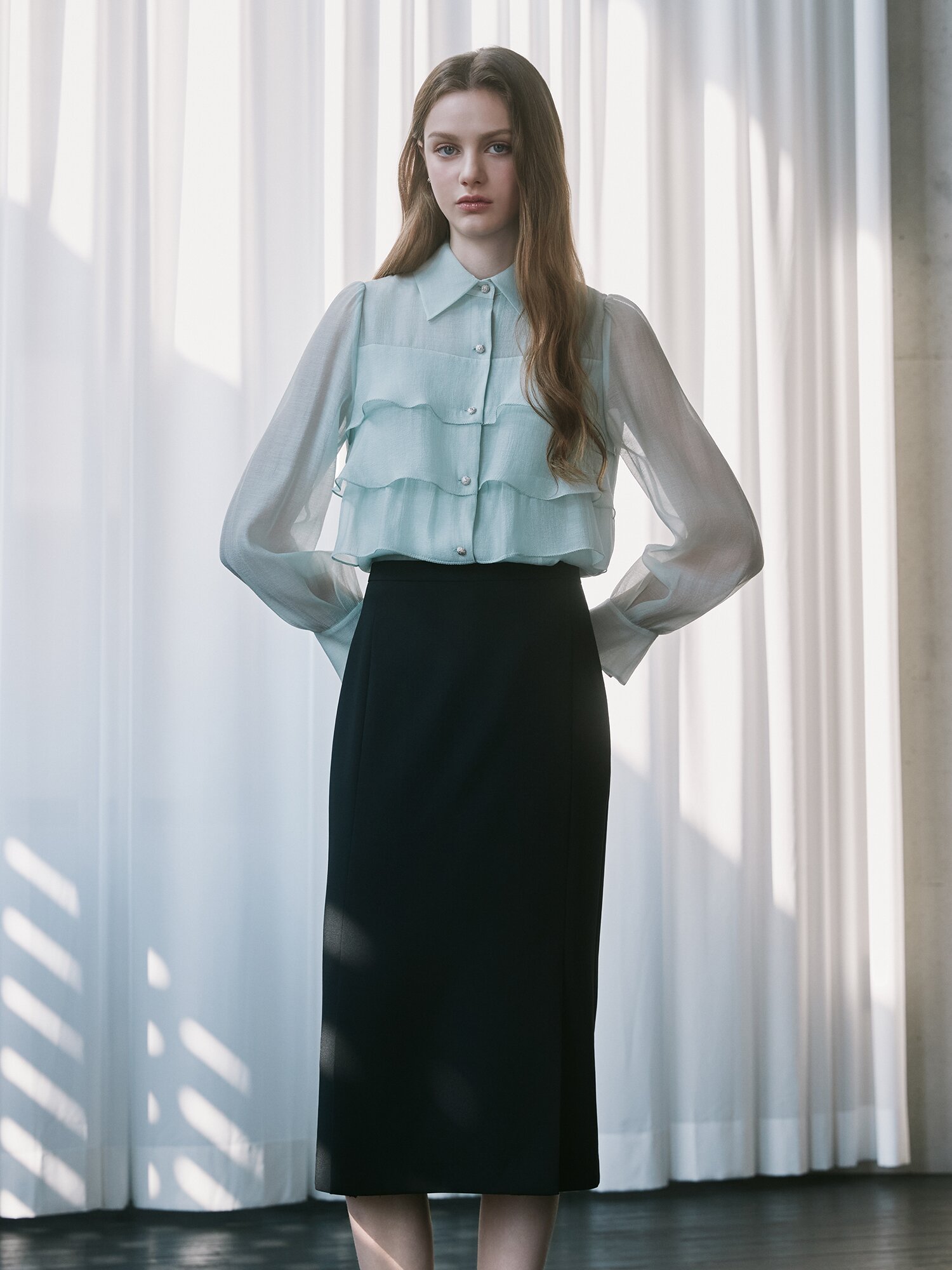 슬릿 배색 H라인 스커트 (BLACK)