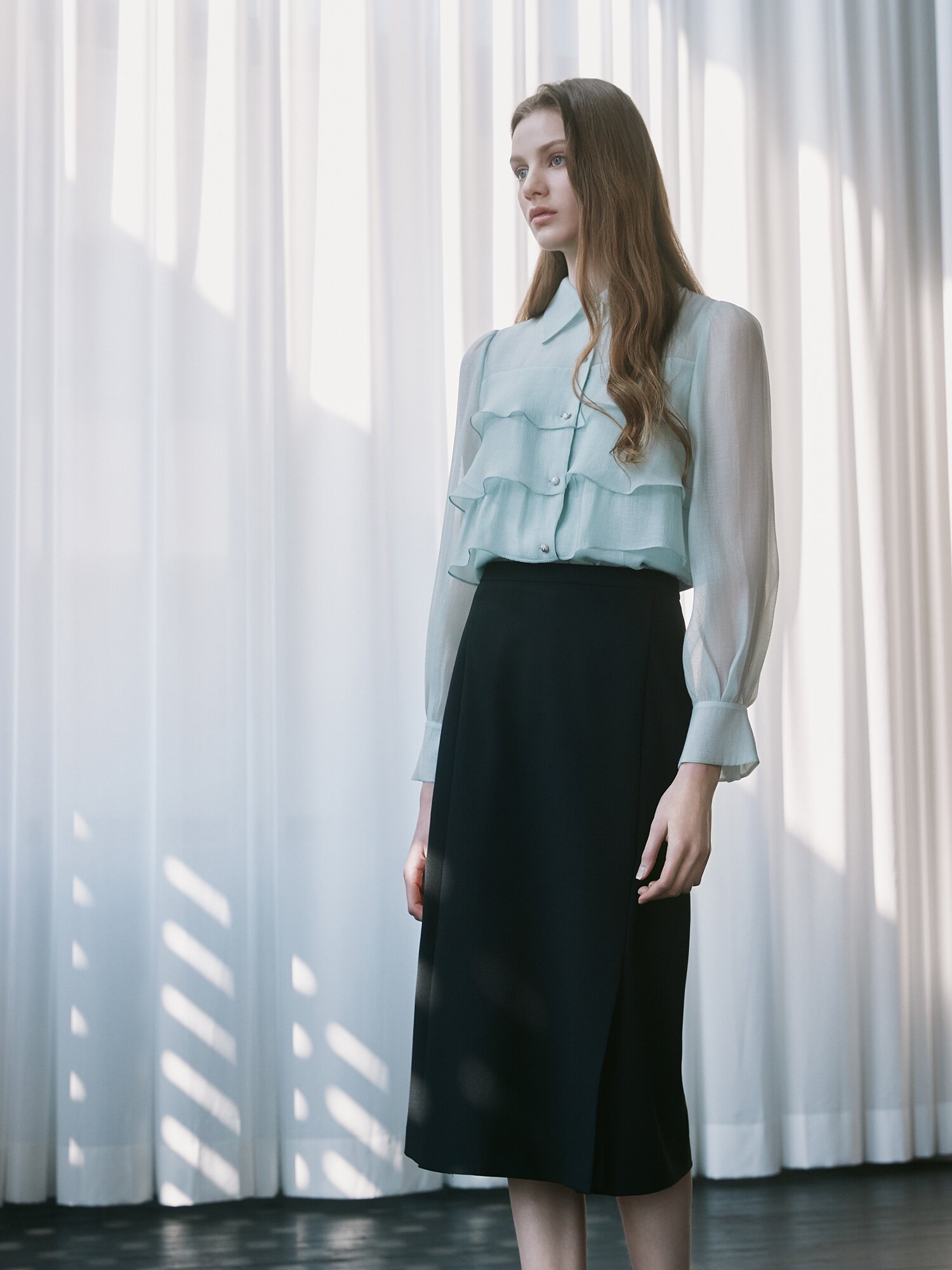 슬릿 배색 H라인 스커트 (BLACK)