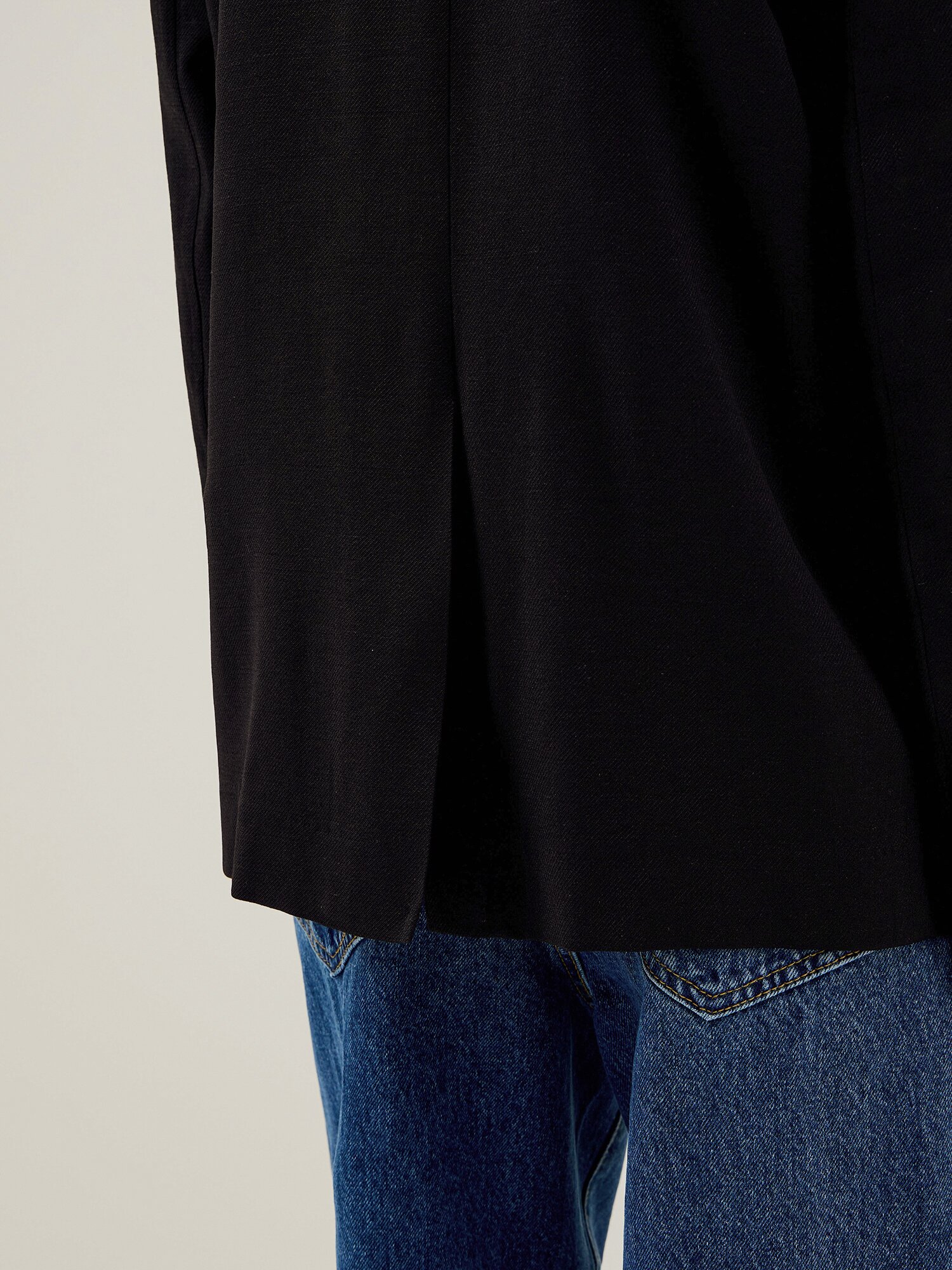 린넨 자수 테일러드 투버튼 재킷 (BLACK)