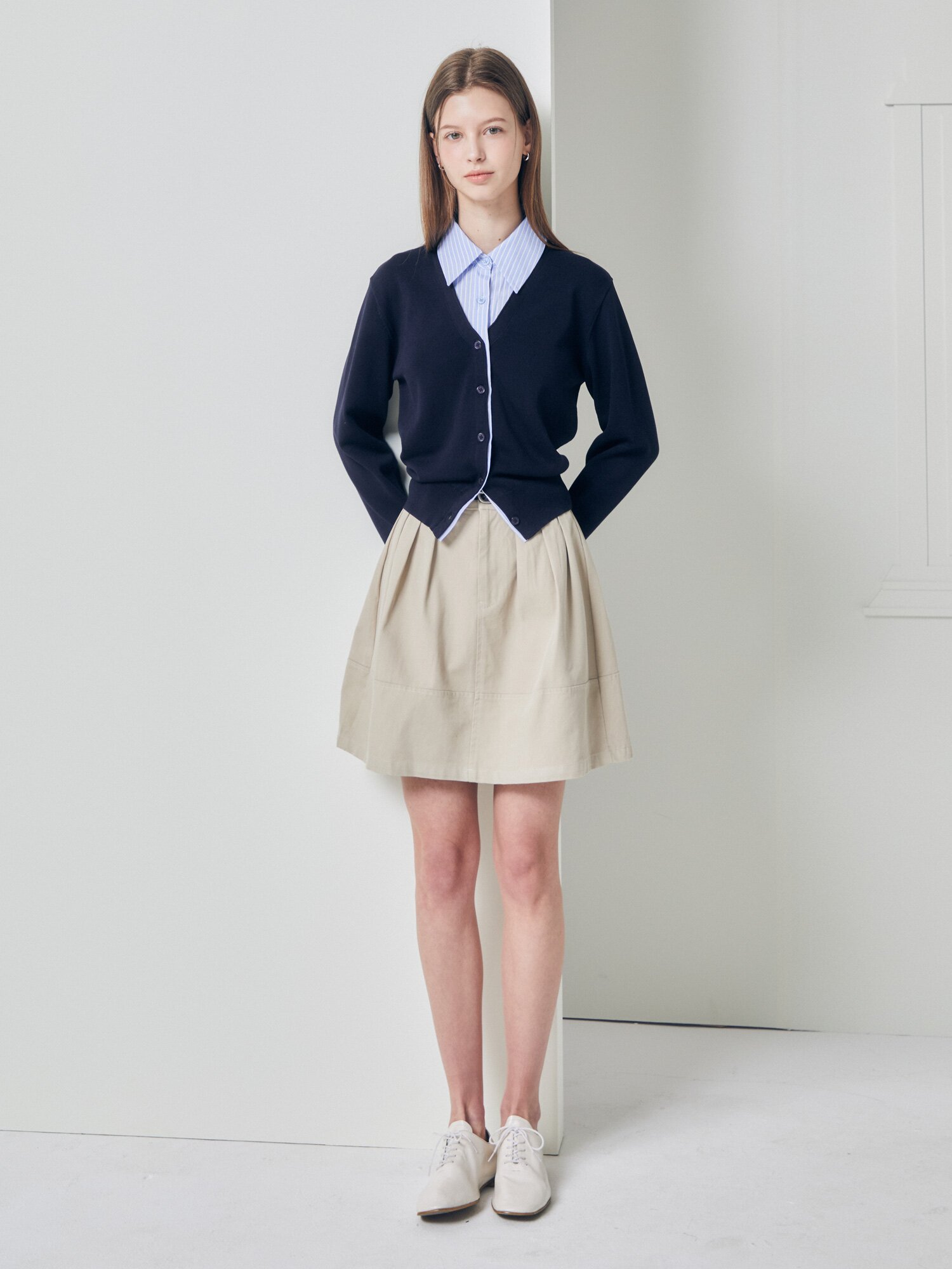 셔츠 배색 롤업 브이넥 가디건 (NAVY)