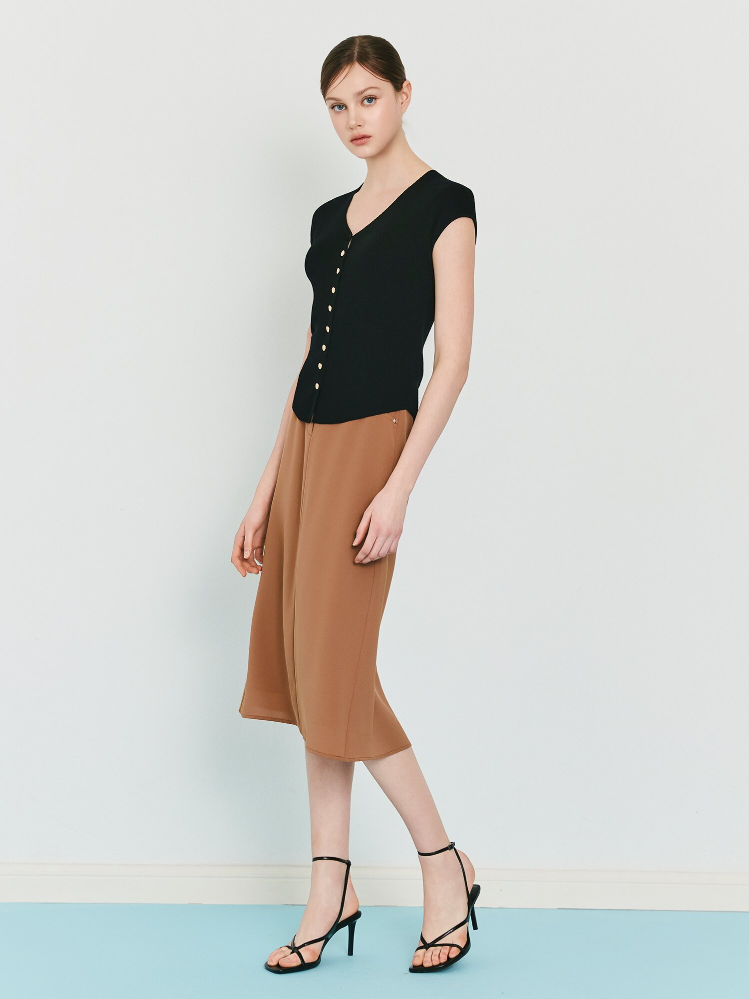 백 슬릿 밴딩 A라인 스커트 (CAMEL)