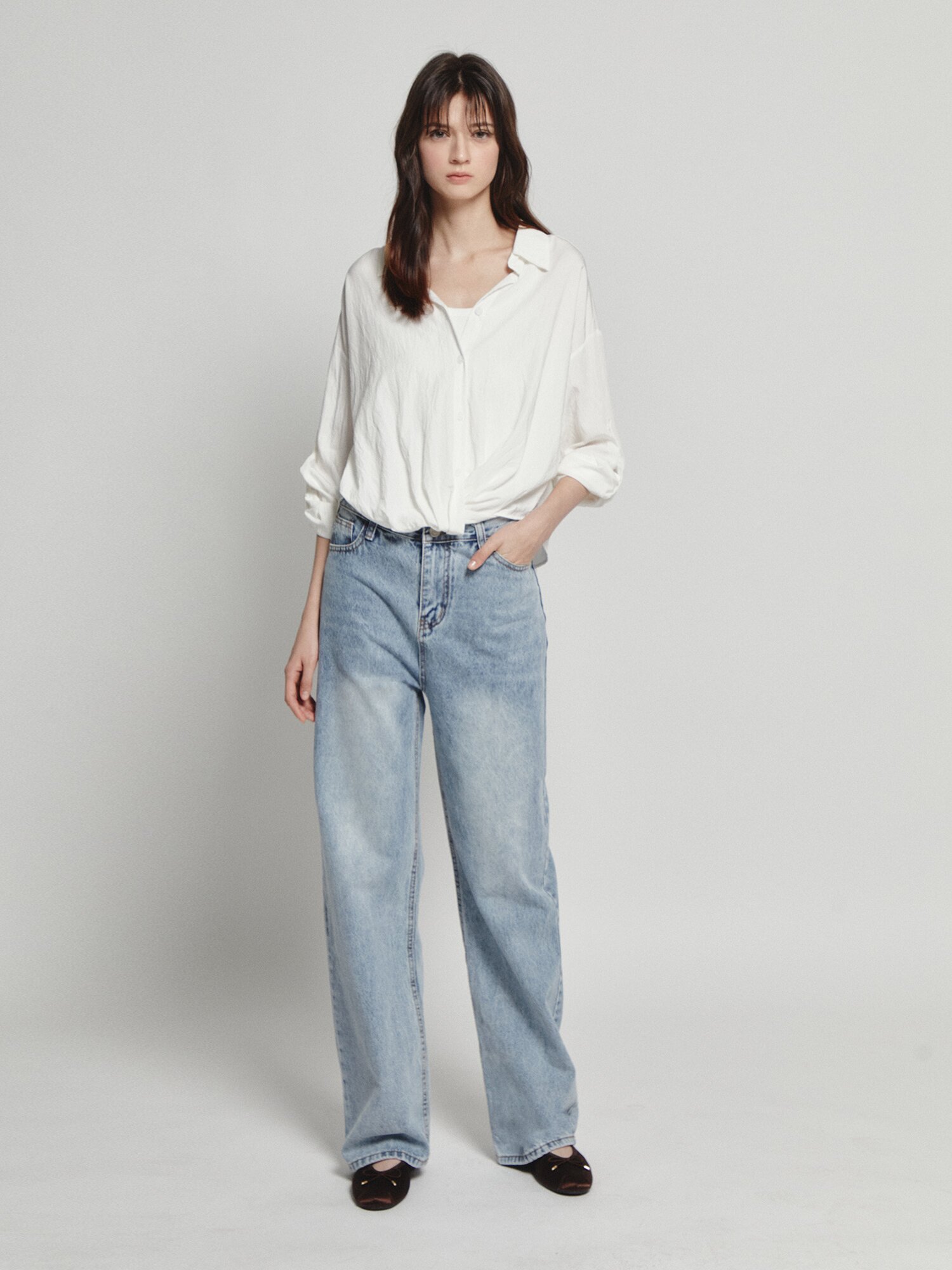 루즈핏 트위스트 롤업 블라우스 (WHITE)