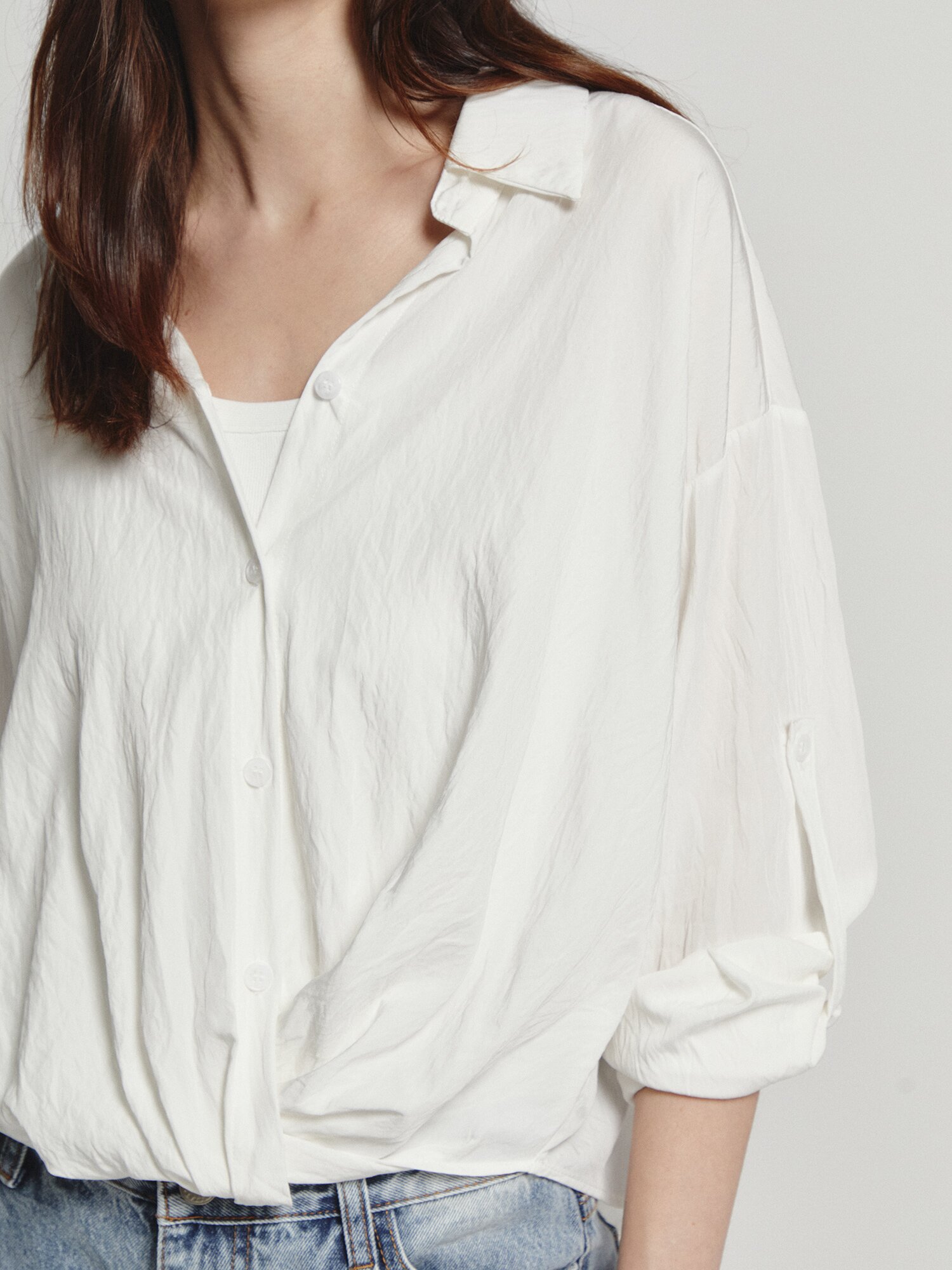 루즈핏 트위스트 롤업 블라우스 (WHITE)