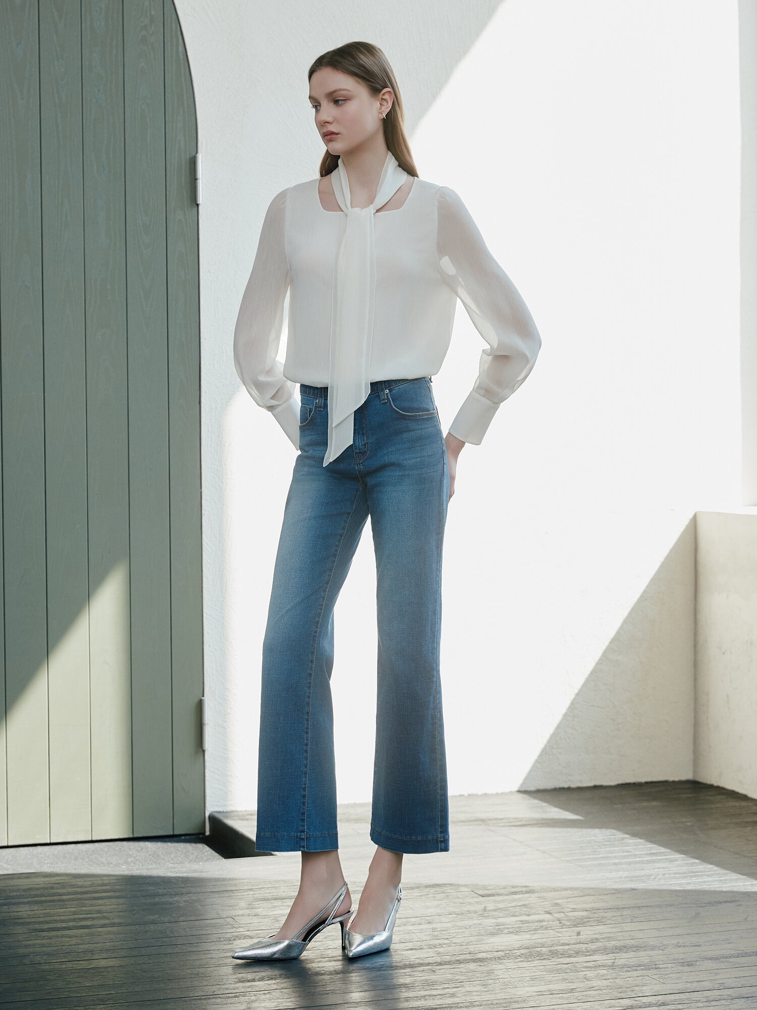 인밴딩 세미 부츠컷 데님 팬츠 (BLUE)