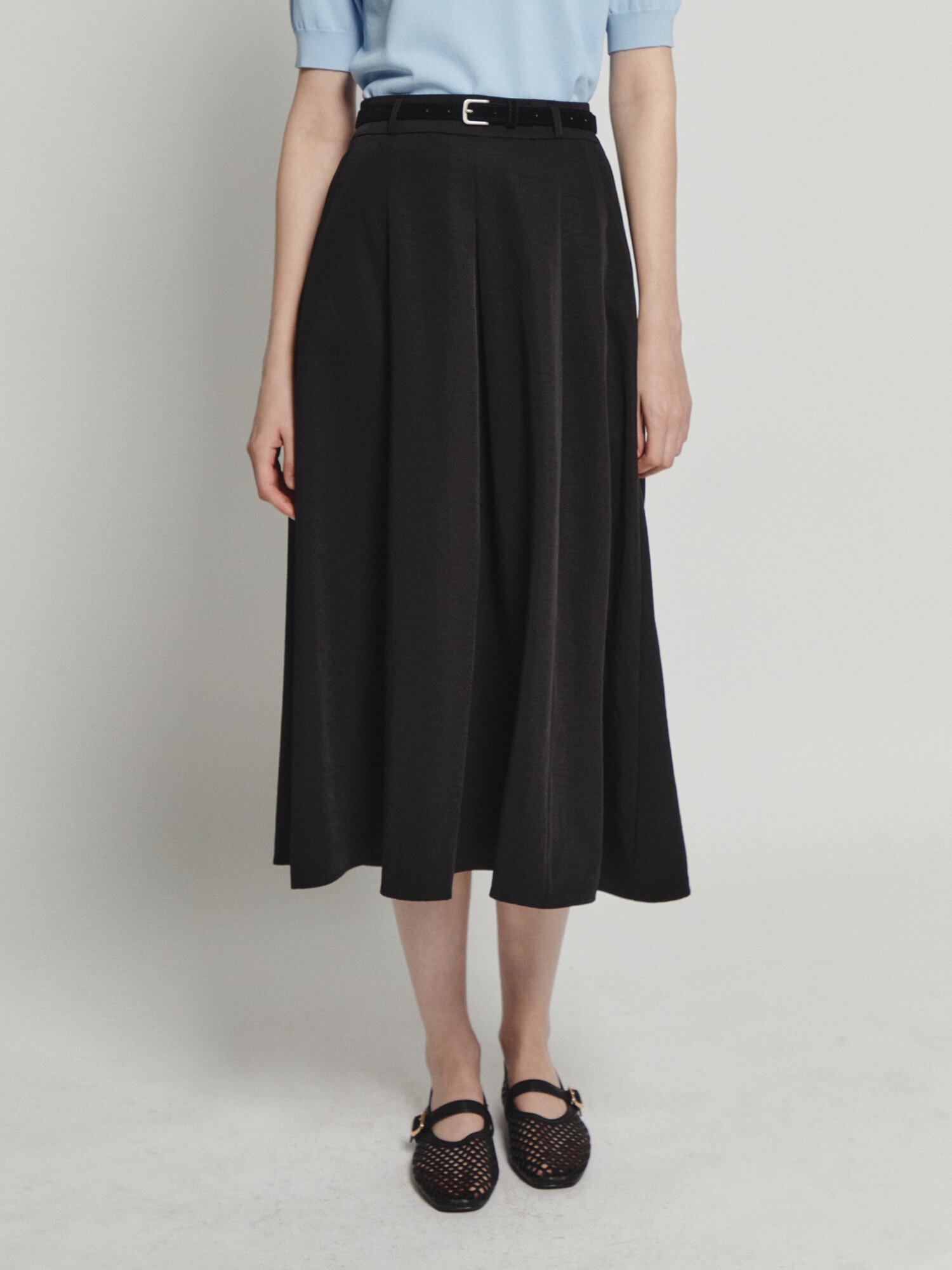 벨티드 백 밴딩 플레어 스커트 (BLACK)