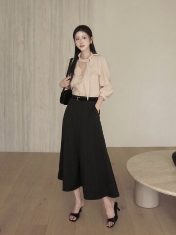 벨티드 백 밴딩 플레어 스커트 