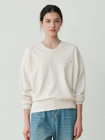 SOFT V-NECK KNIT PULLOVER (IV)