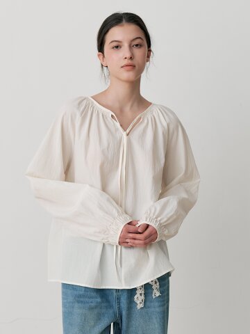 STRING SHIRRING BLOUSE (IV)