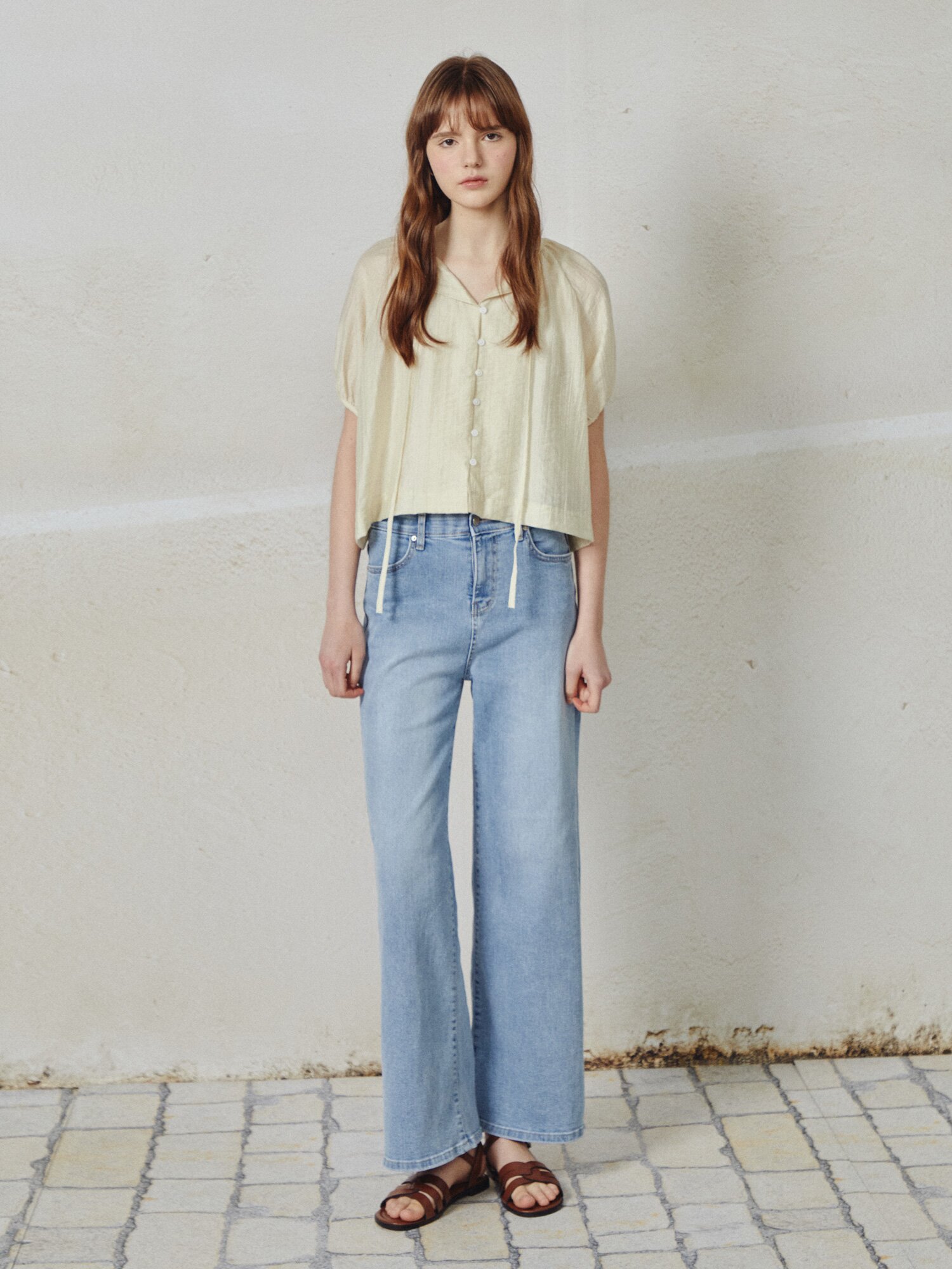 볼륨 스트랩 오픈 블라우스 (LIGHT YELLOW)