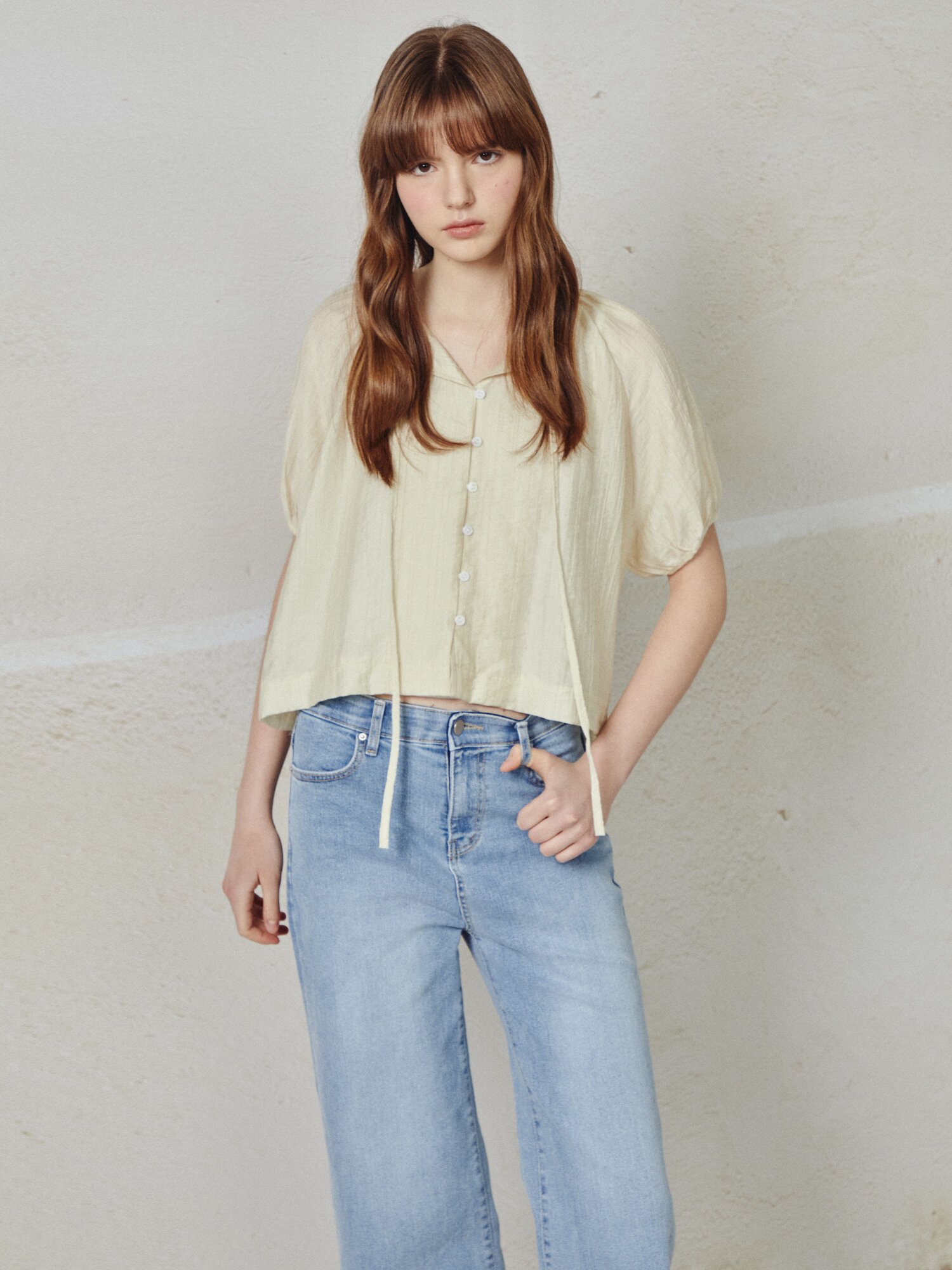 볼륨 스트랩 오픈 블라우스 (LIGHT YELLOW)