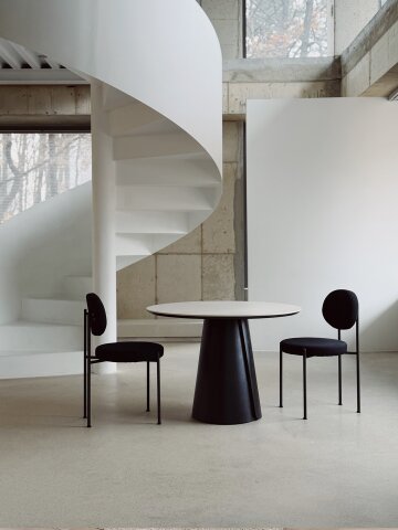 JURAN OBE Round Table_ black