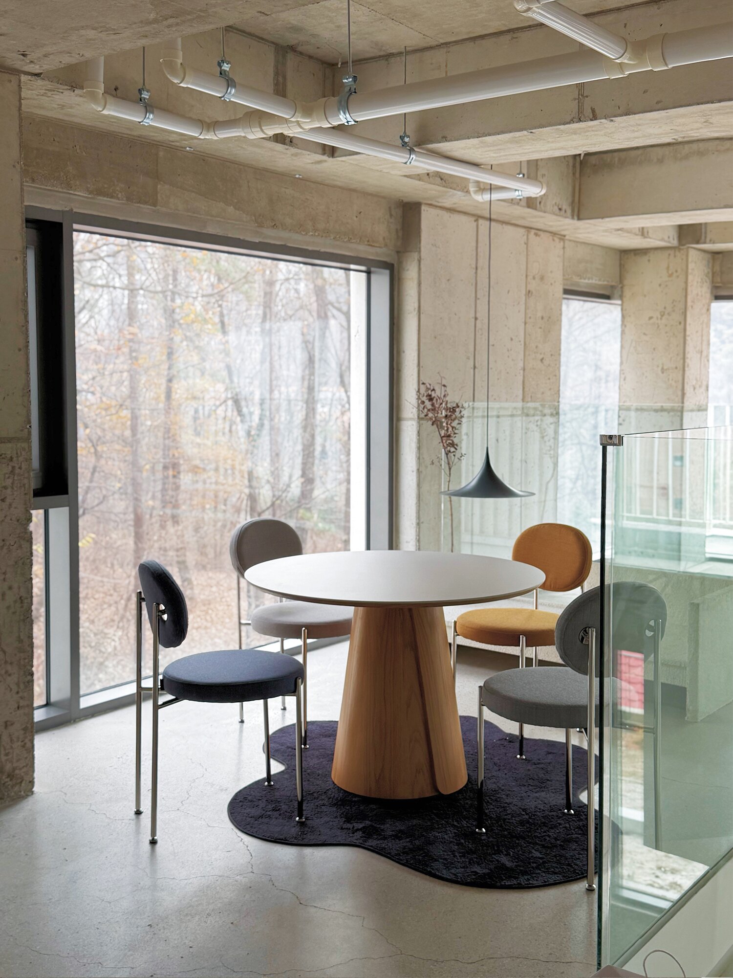 JURAN OBE Round Table_ white oak