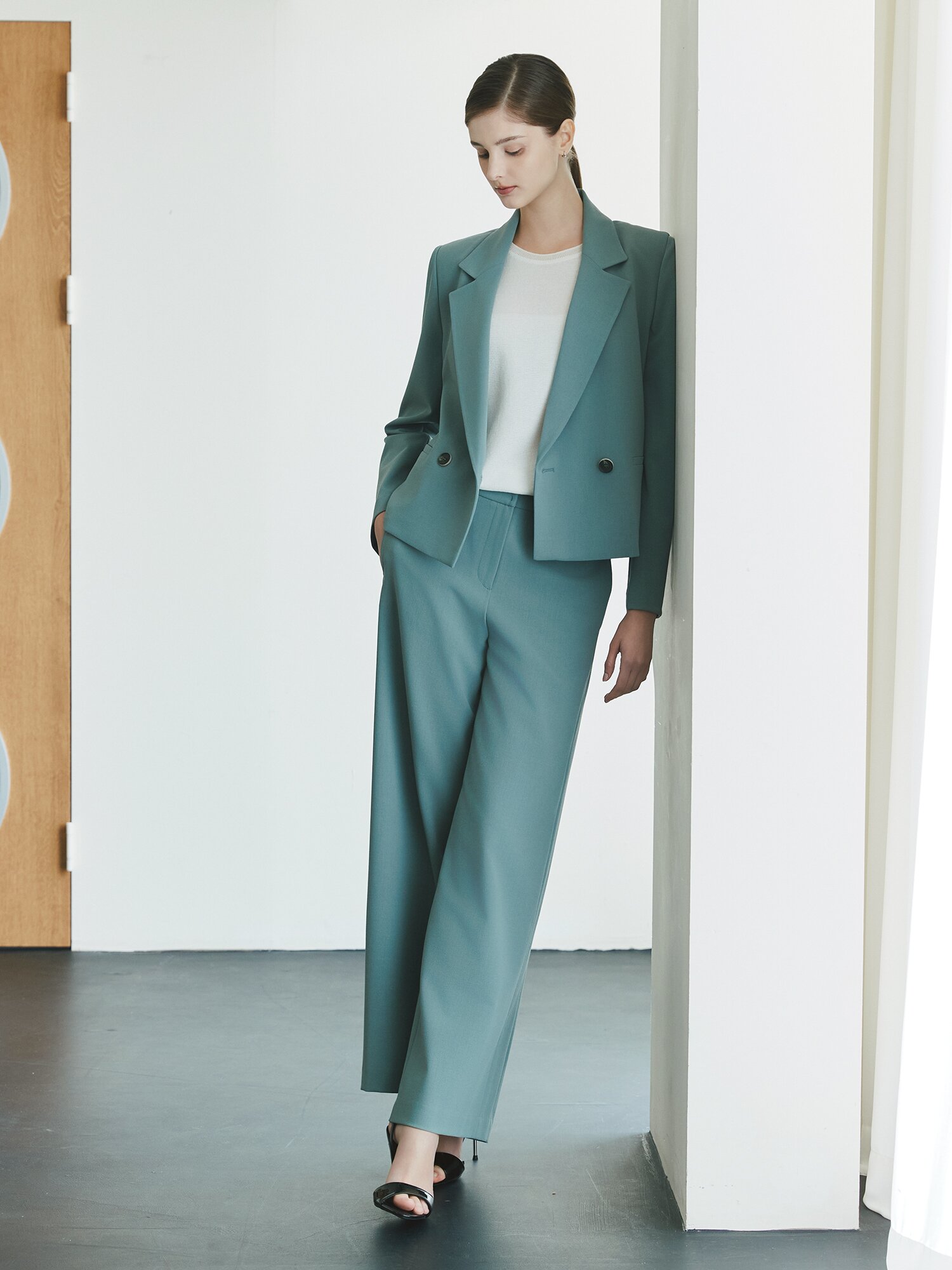 테일러드 더블 원버튼 크롭 재킷 (MINT)