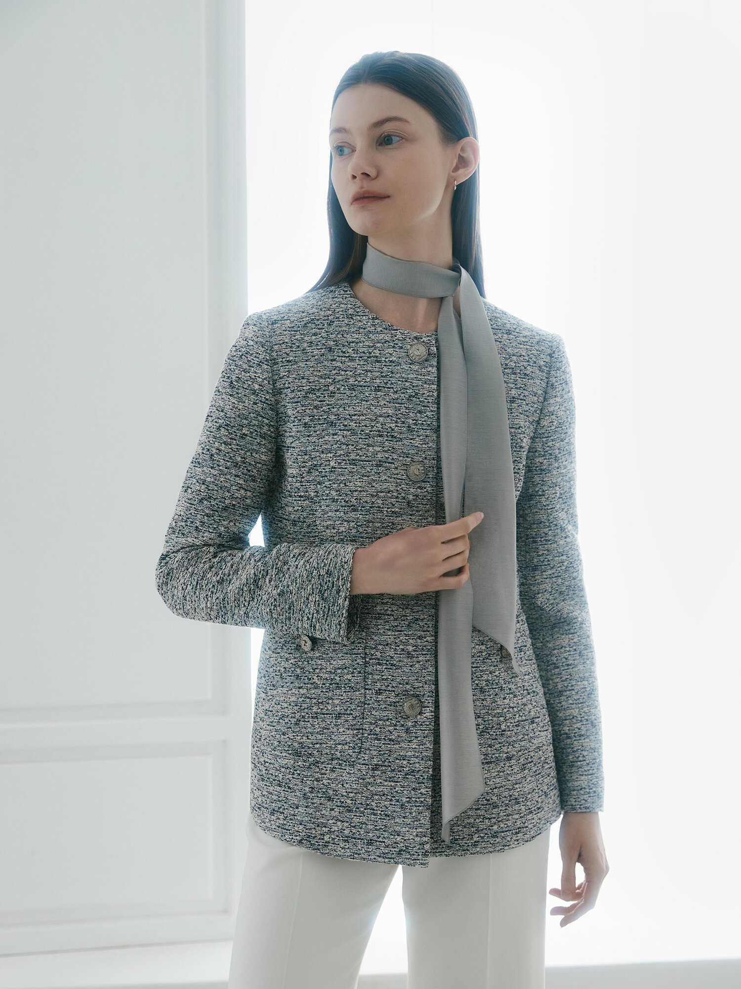 타이 핀턱 라운드넥 블라우스 (GREY)