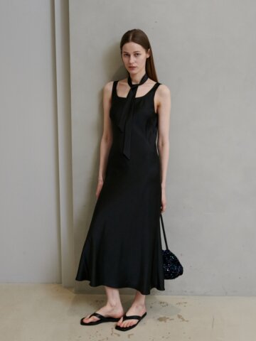 새틴 타이 슬리브리스 원피스_블랙