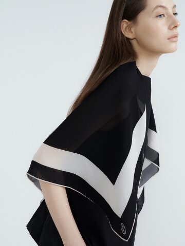 Lumiere Square Silk Scarf 90 - Black