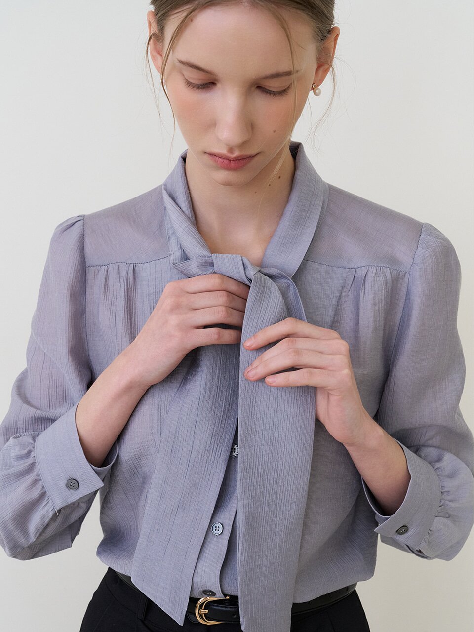 하이넥 시어 스카프 블라우스 애쉬블루 [T61]