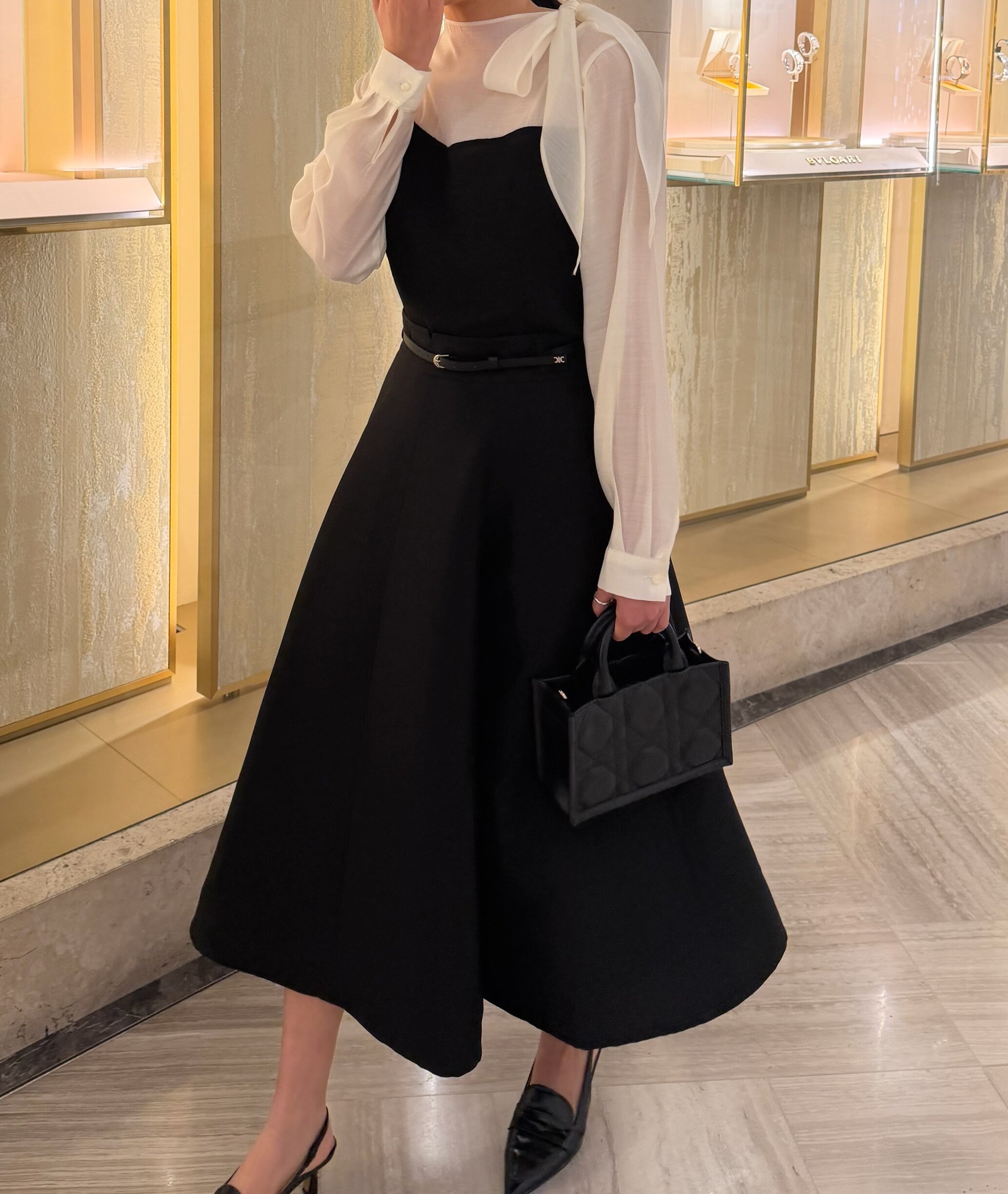 배색 숄더 리본 블라우스 (CREAM)