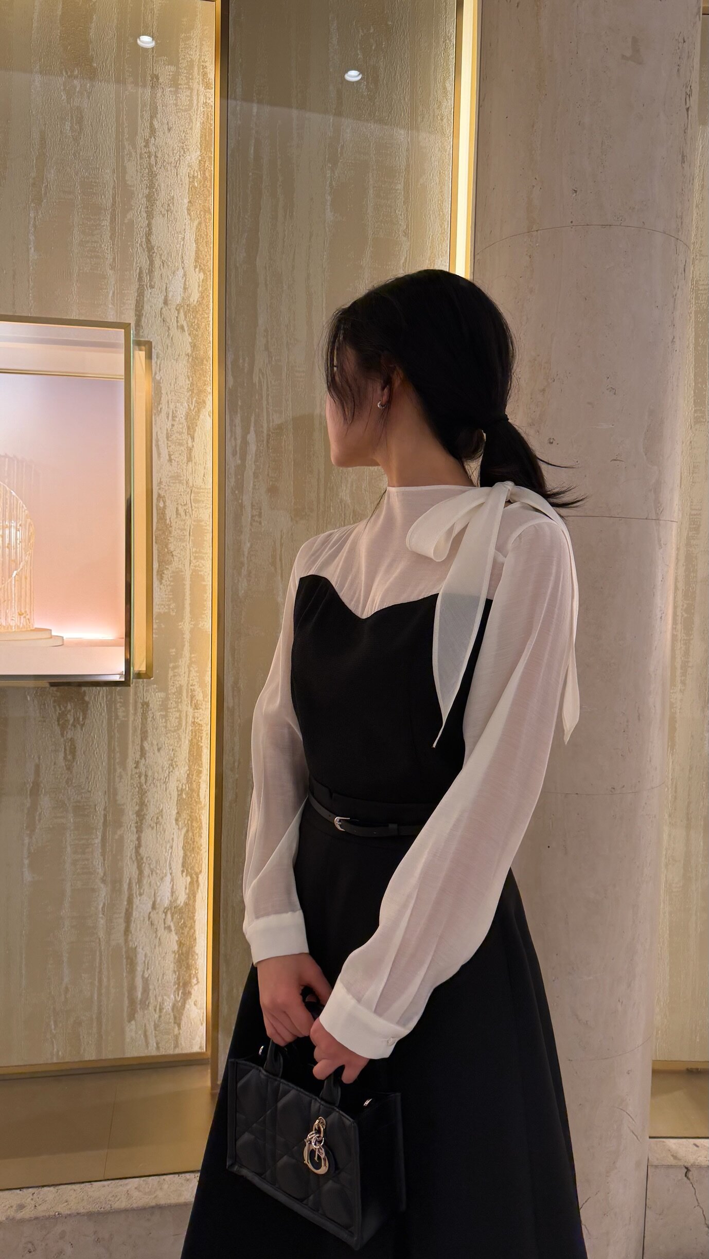 배색 숄더 리본 블라우스 (CREAM)