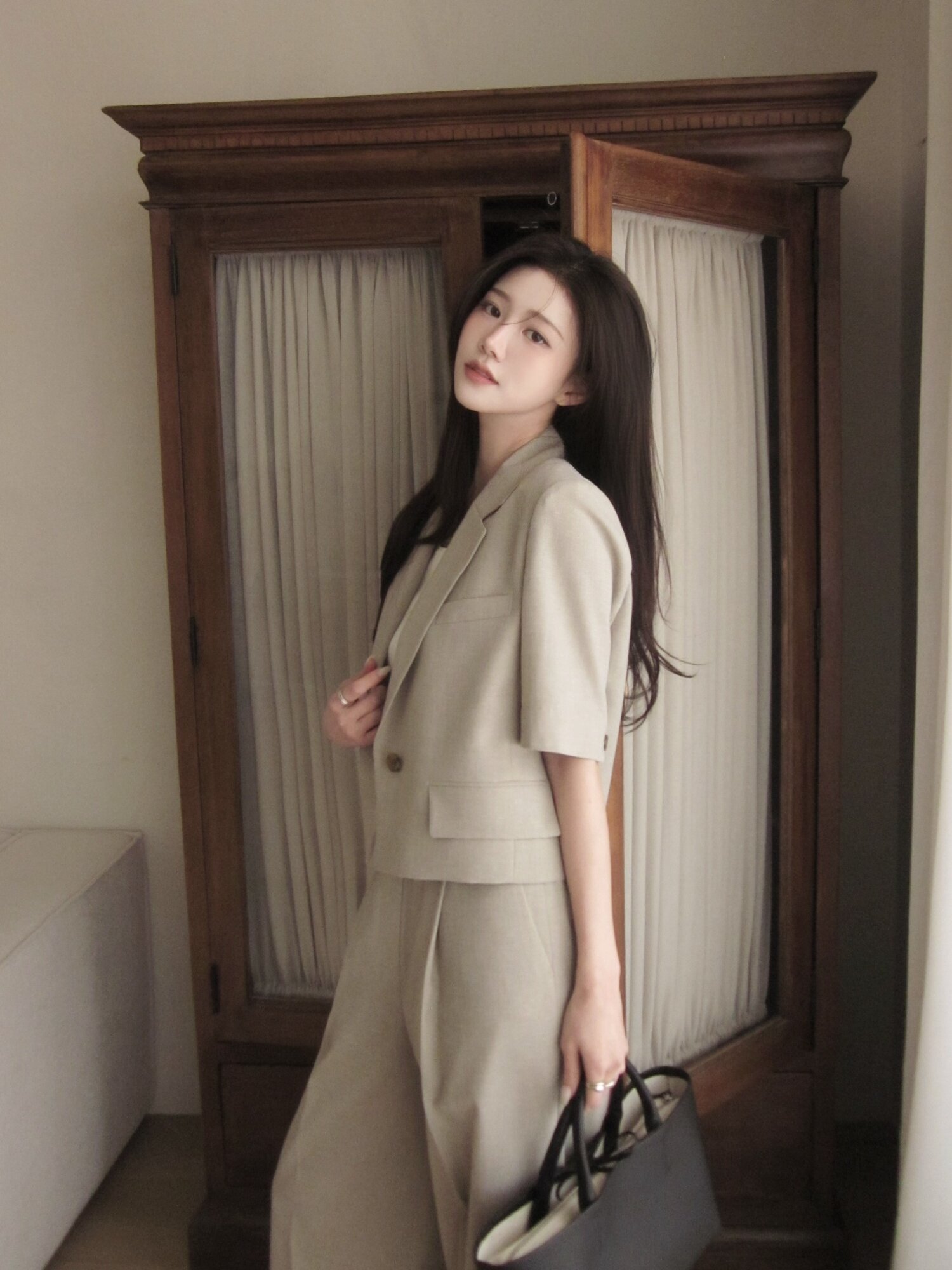 하프 슬리브 싱글 크롭 재킷 (BEIGE)