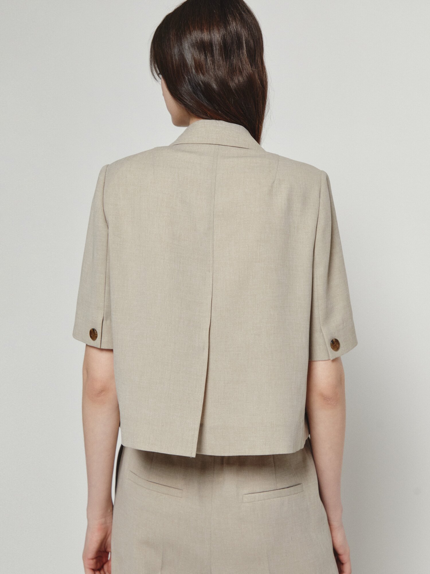 하프 슬리브 싱글 크롭 재킷 (BEIGE)