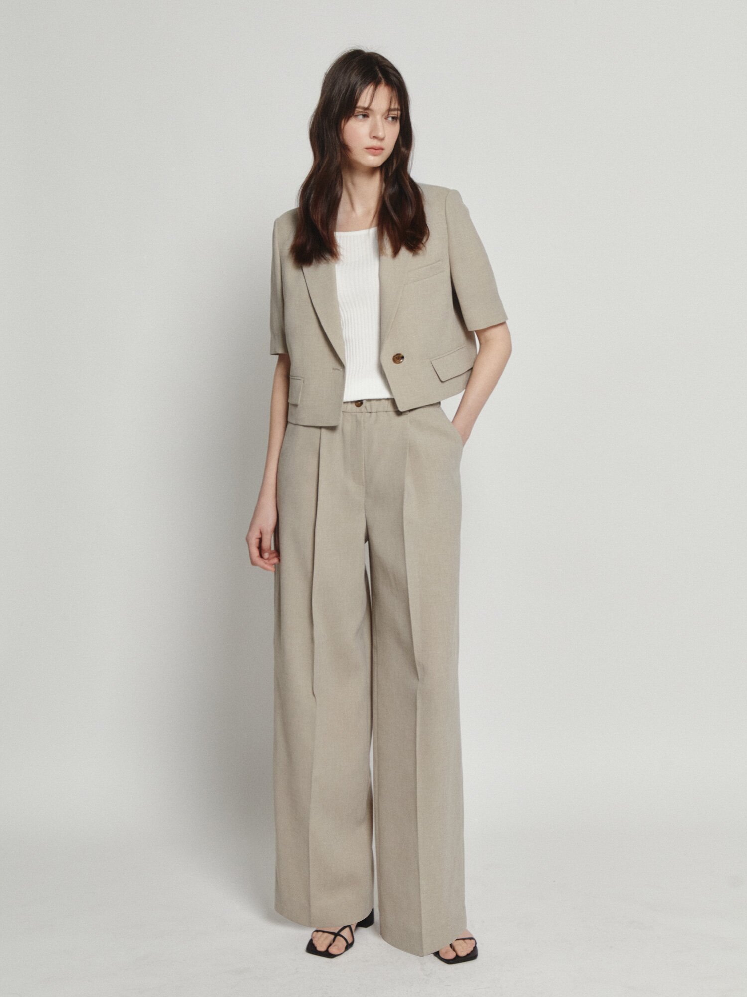 하프 슬리브 싱글 크롭 재킷 (BEIGE)