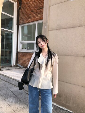 셔링 버튼 블라우스 