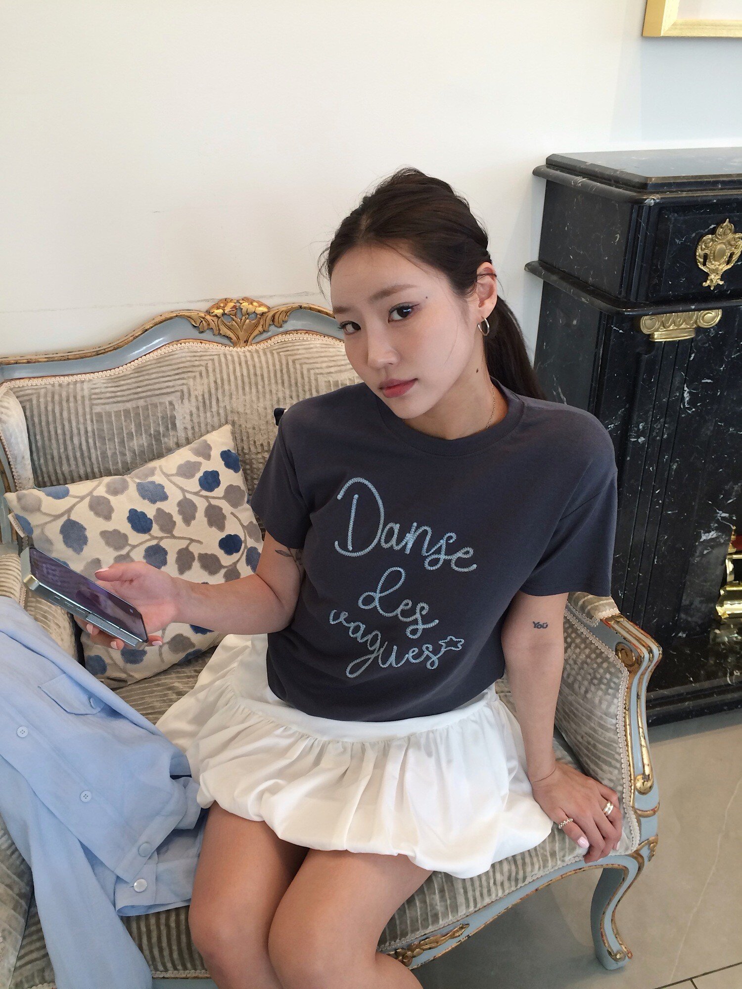 체인자수 라운드넥 티셔츠 (DARK GREY)