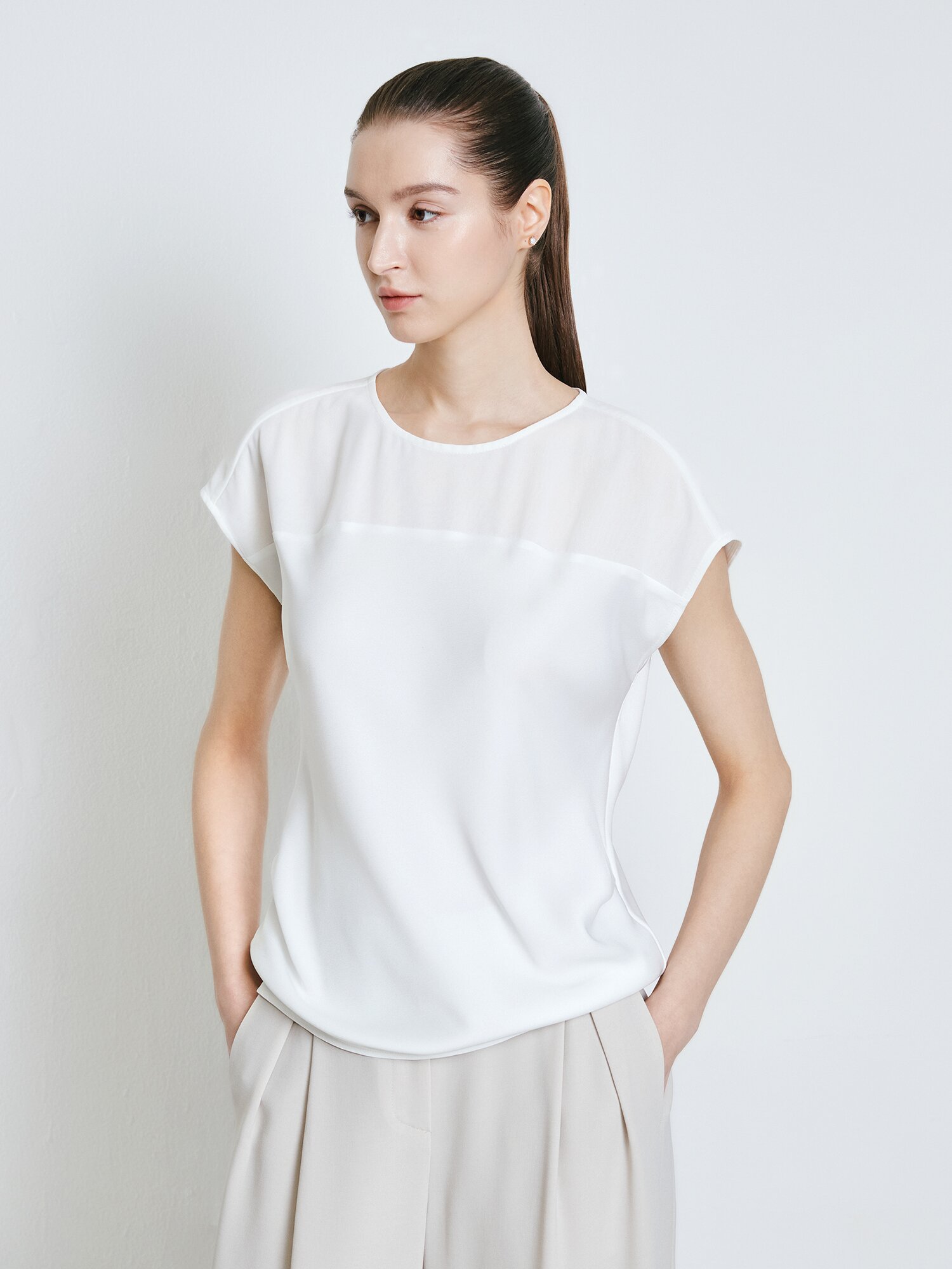 배색 캡 슬리브 블라우스 (IVORY)