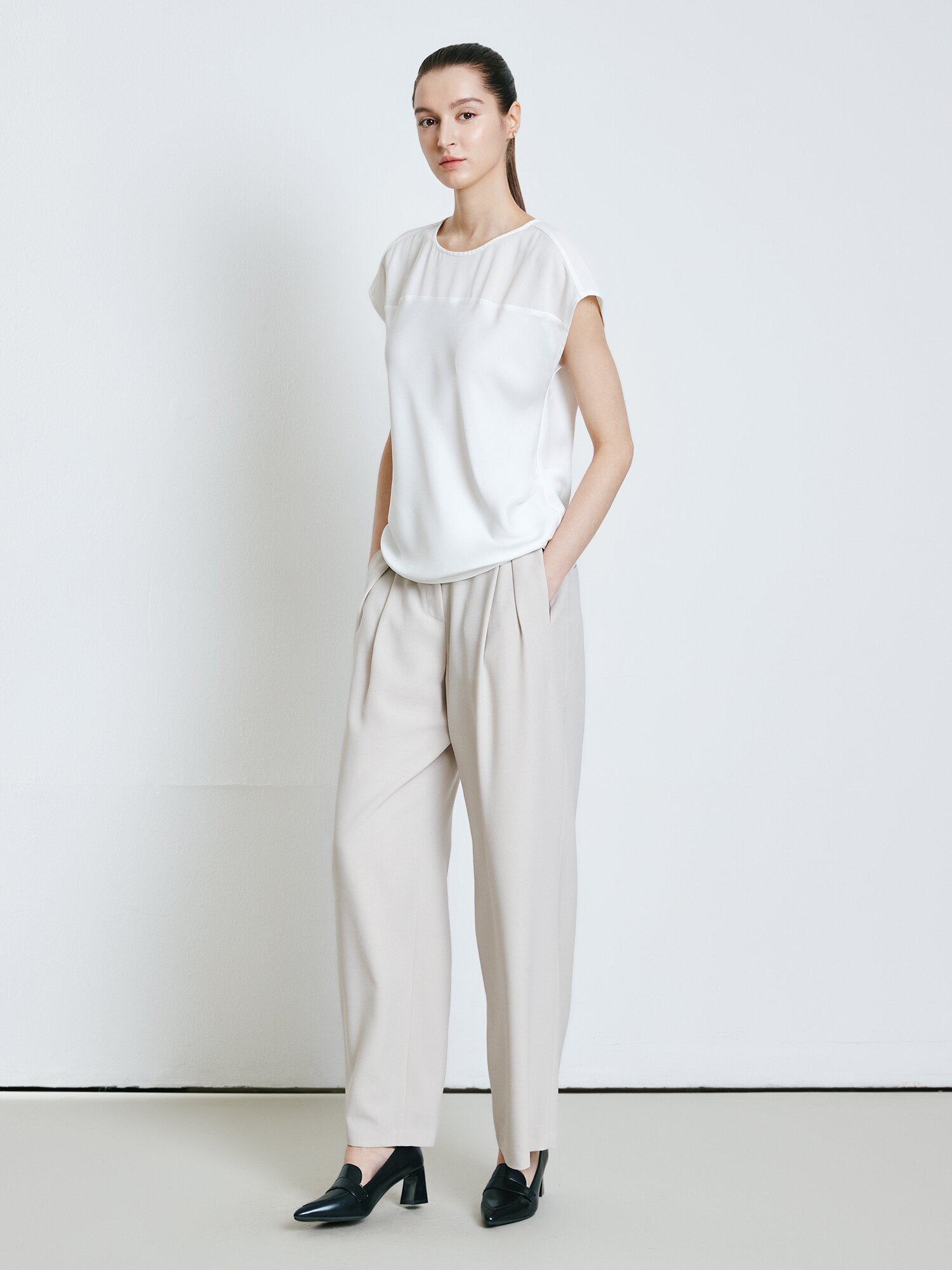 배색 캡 슬리브 블라우스 (IVORY)