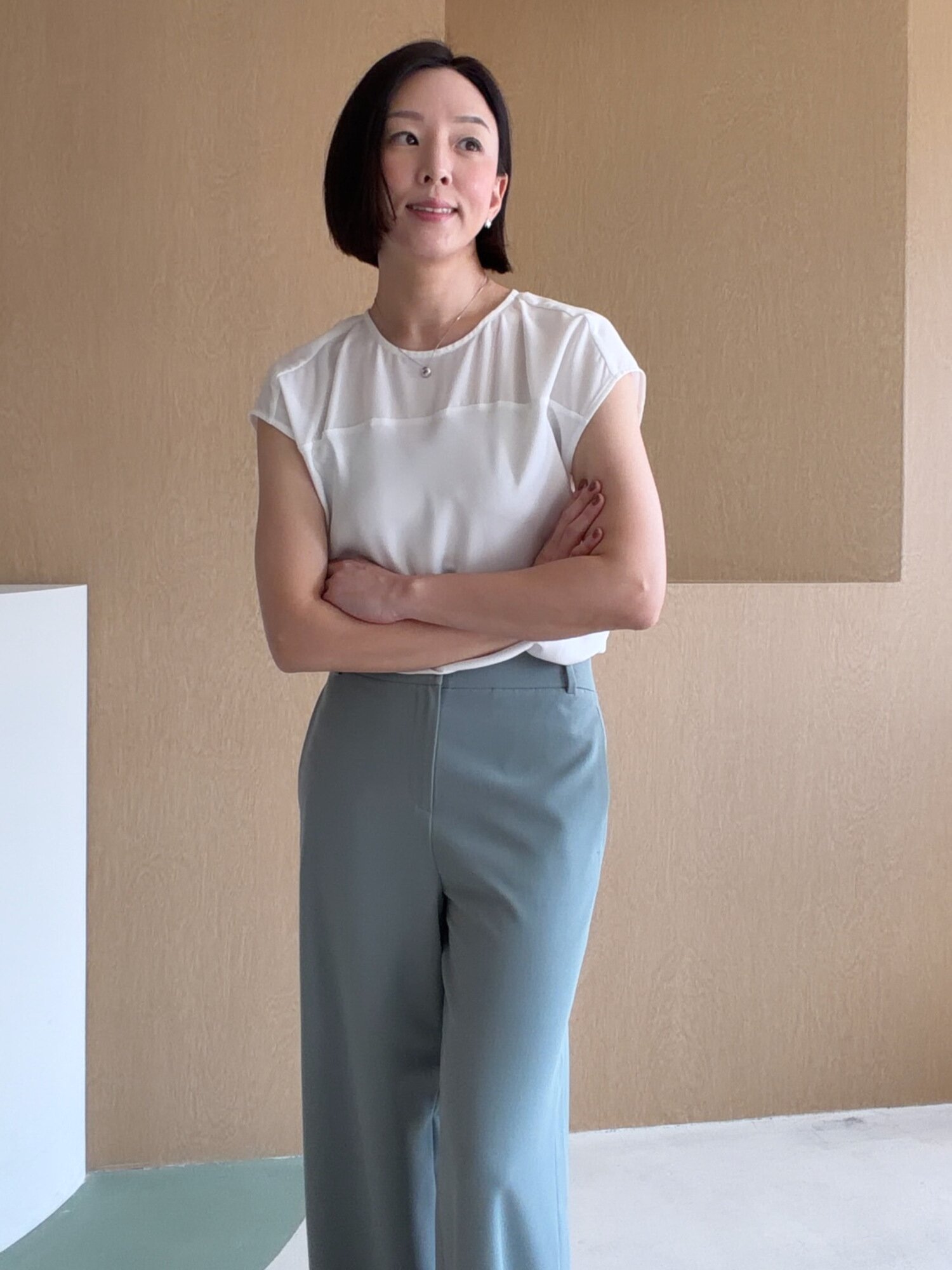 배색 캡 슬리브 블라우스 (IVORY)