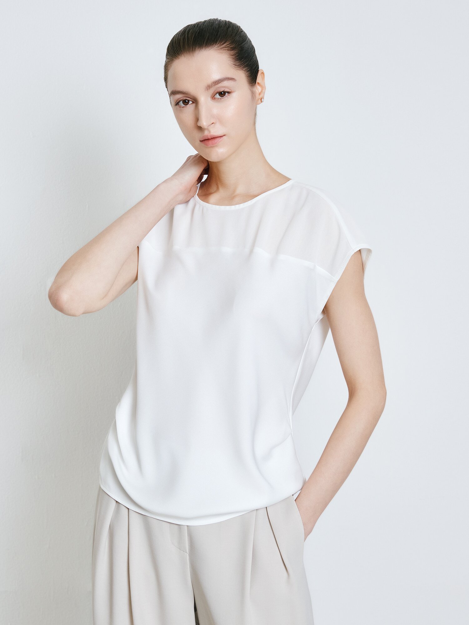 배색 캡 슬리브 블라우스 (IVORY)