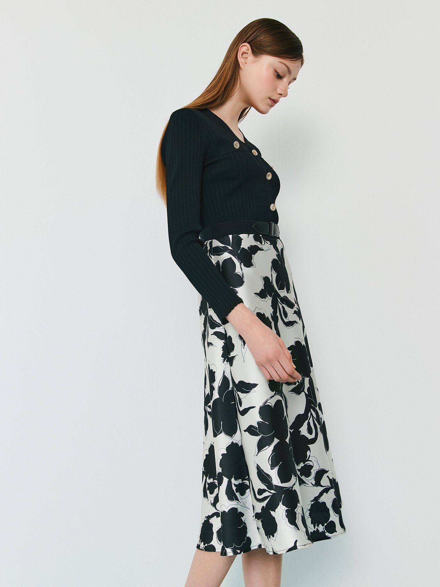 플로럴 배색 플레어 니트 원피스 (PRINT BLACK)