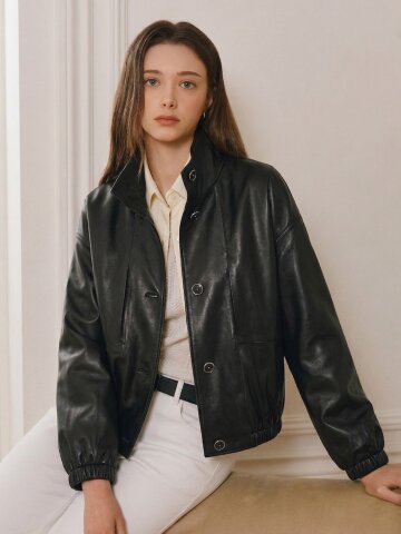 루즈핏 레더 하이넥 점퍼 