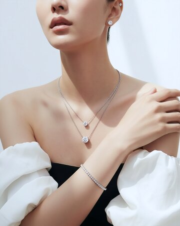 Lumière Solitaire Necklace
루미에르 솔리테어 네크리스