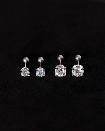 Lumière Solitaire Earrings
루미에르 솔리테어 이어링