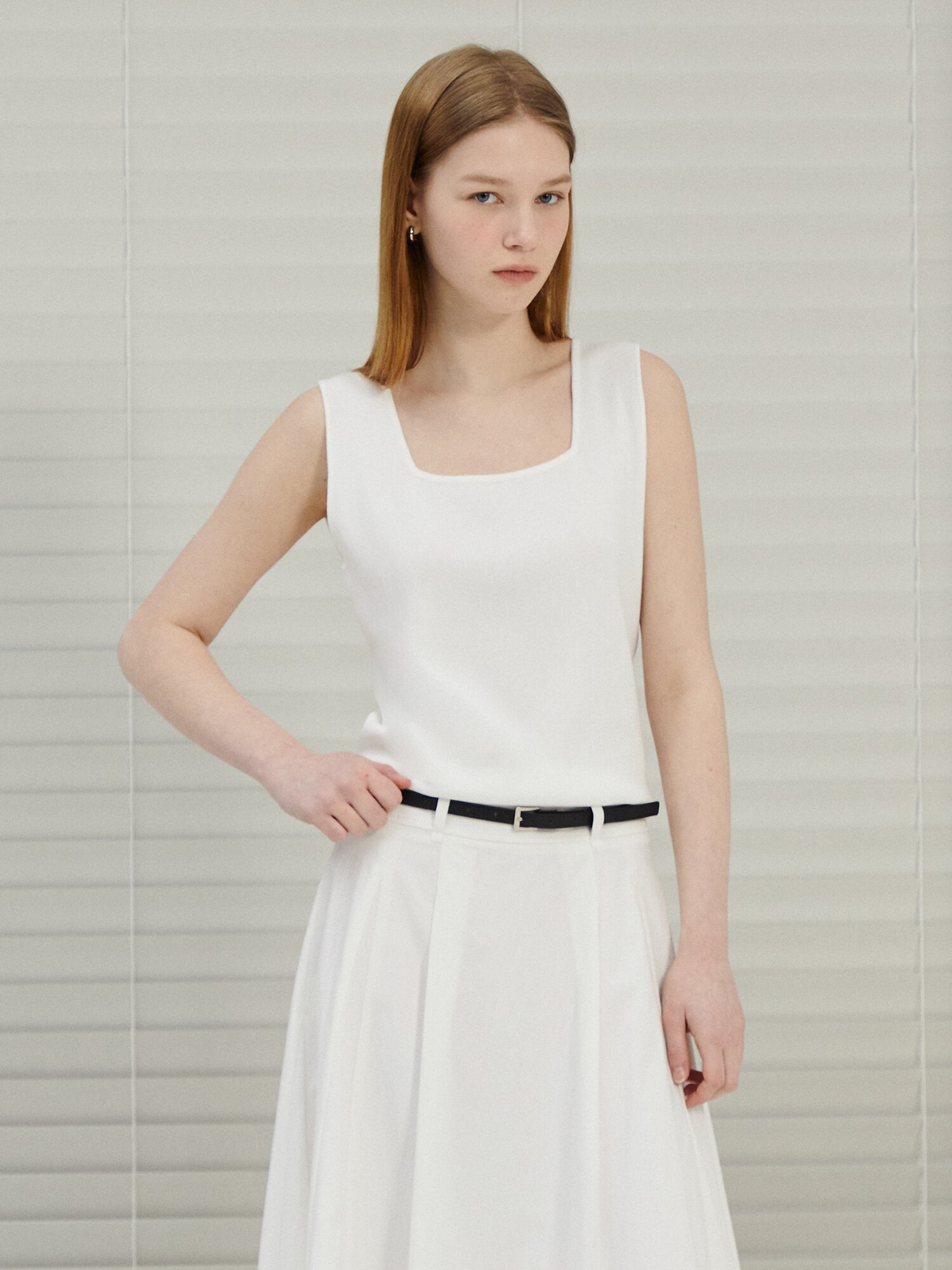 슬리브리스 스퀘어넥 니트 (IVORY)