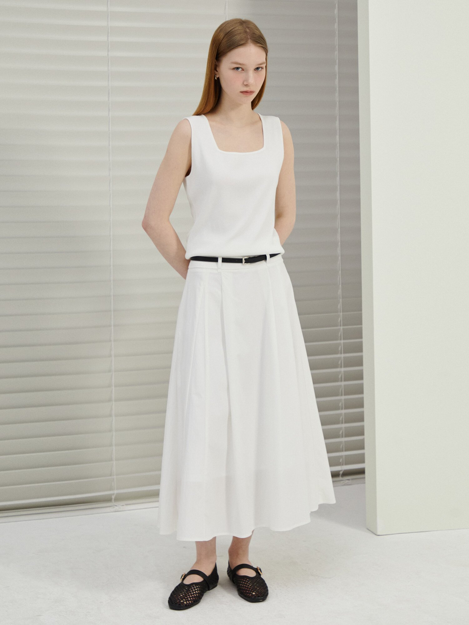 슬리브리스 스퀘어넥 니트 (IVORY)