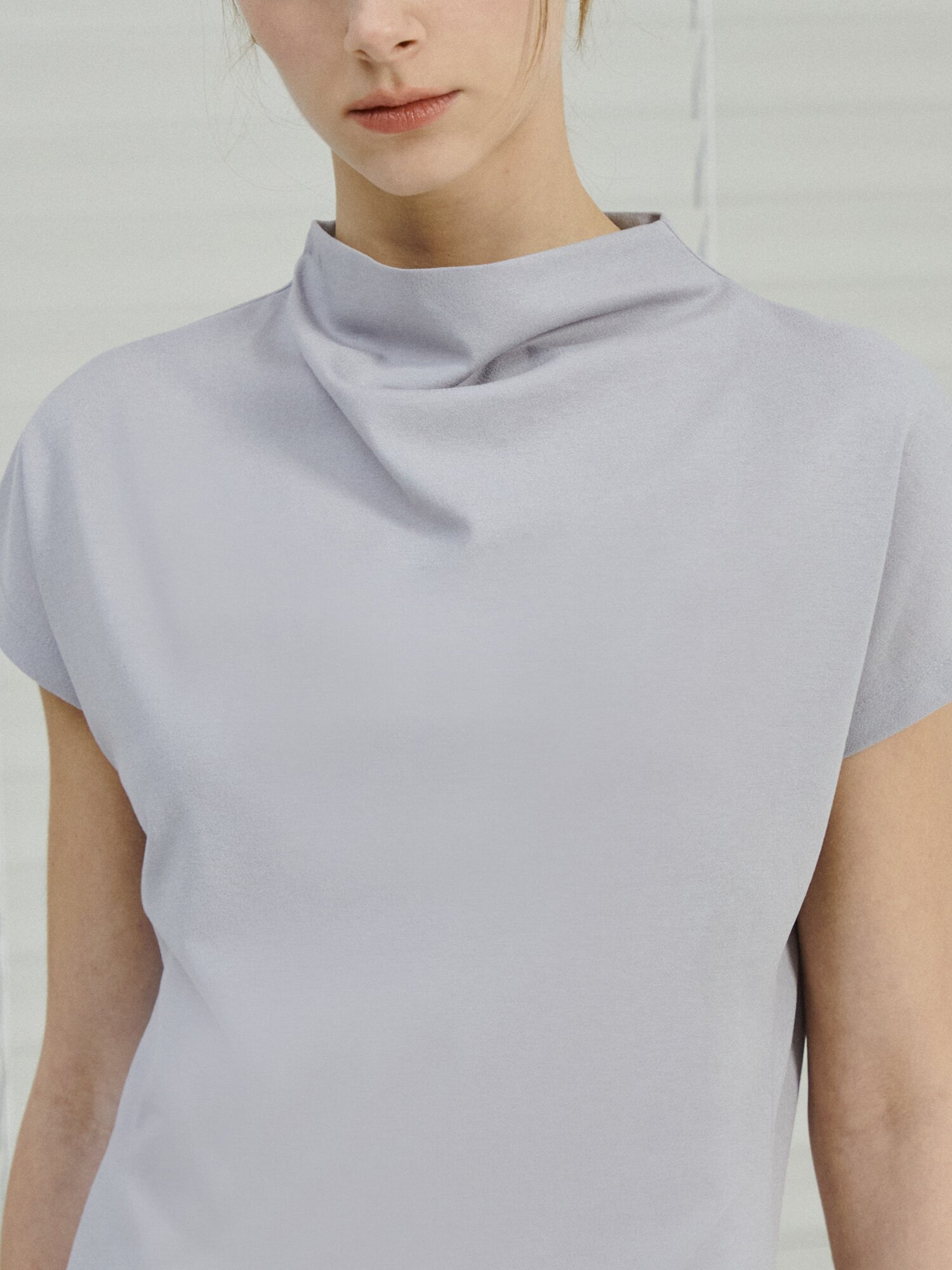 캡 슬리브 카울넥 티셔츠 (LIGHT GREY)