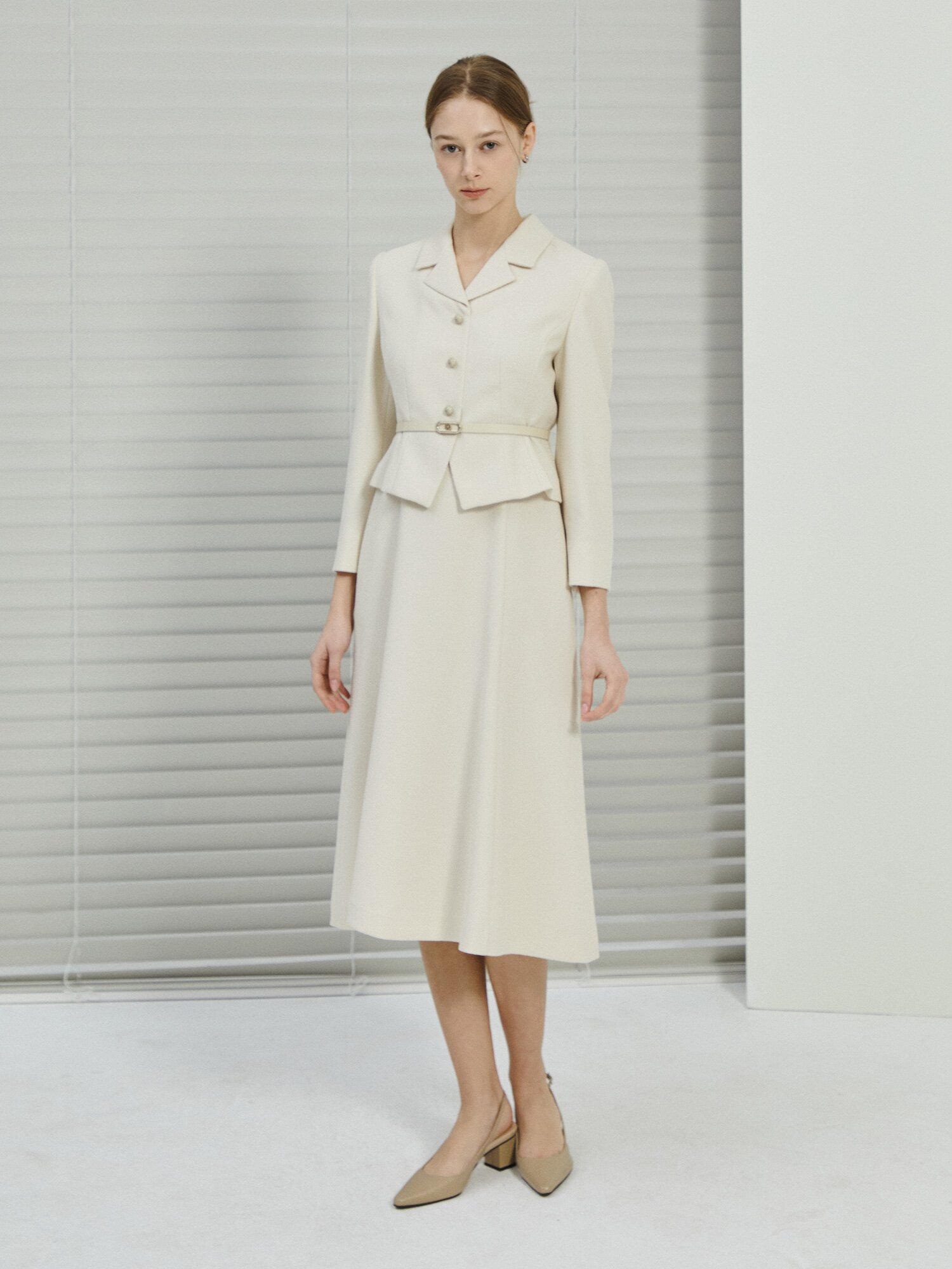 오픈 칼라 재킷 플레어 원피스 (LIGHT BEIGE)